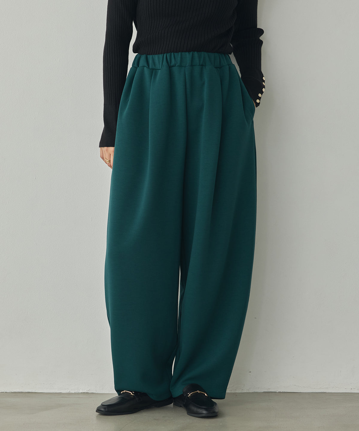 THICK CARDBOARD CURVY PANTS