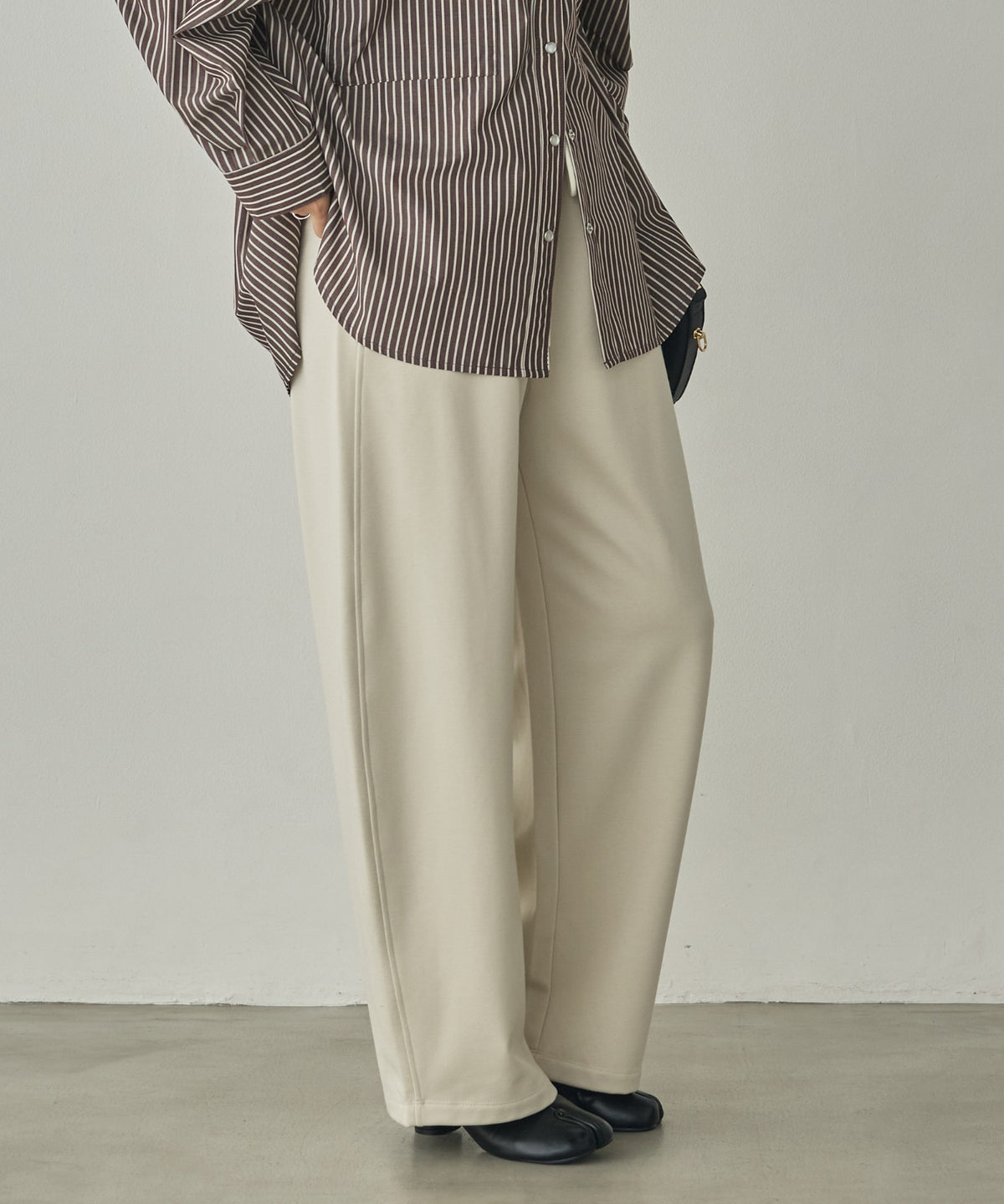 THICK FLEECE-LINED CURVED-LEG PANTS