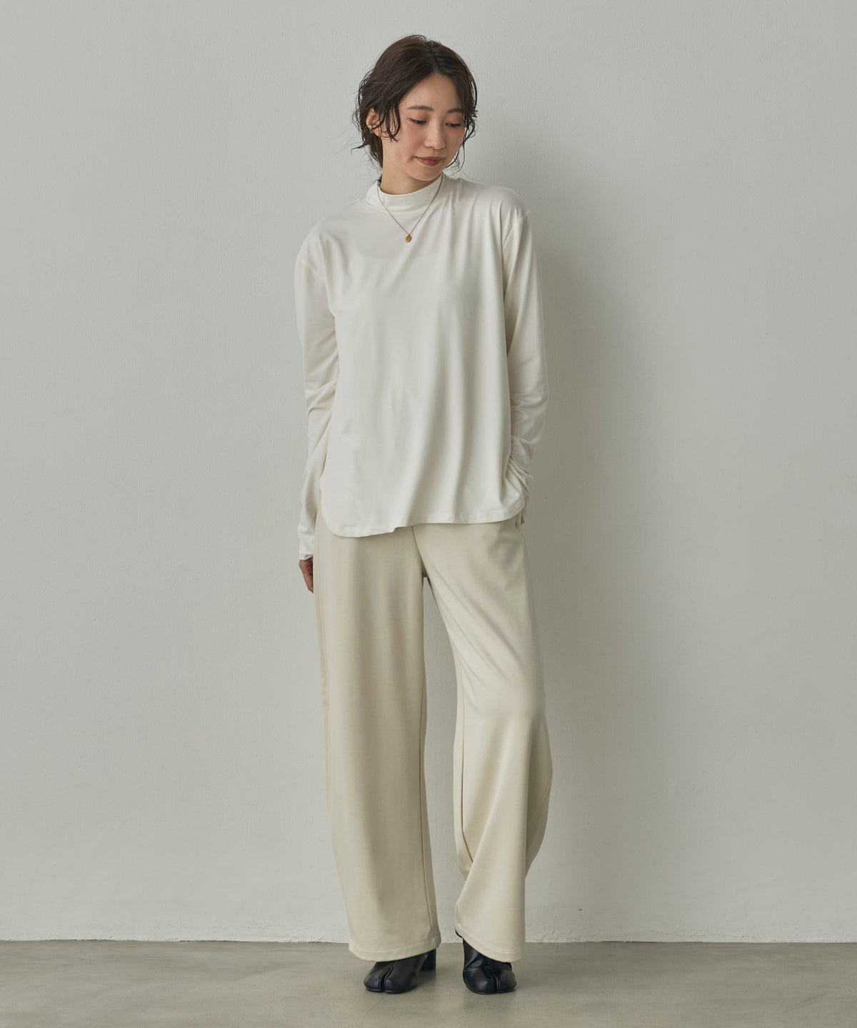THICK FLEECE-LINED CURVED-LEG PANTS