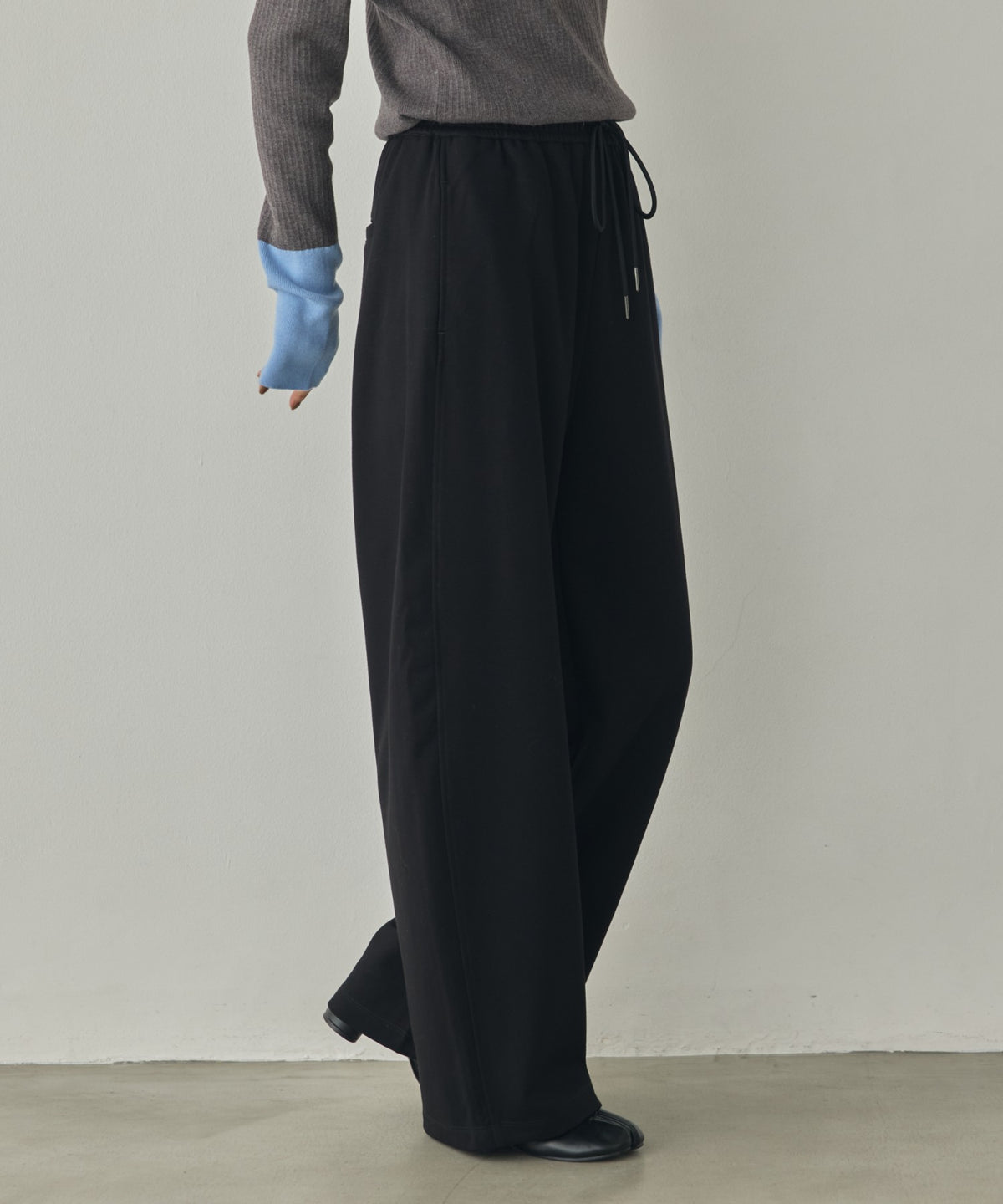 THICK FLEECE-LINED CURVED-LEG PANTS