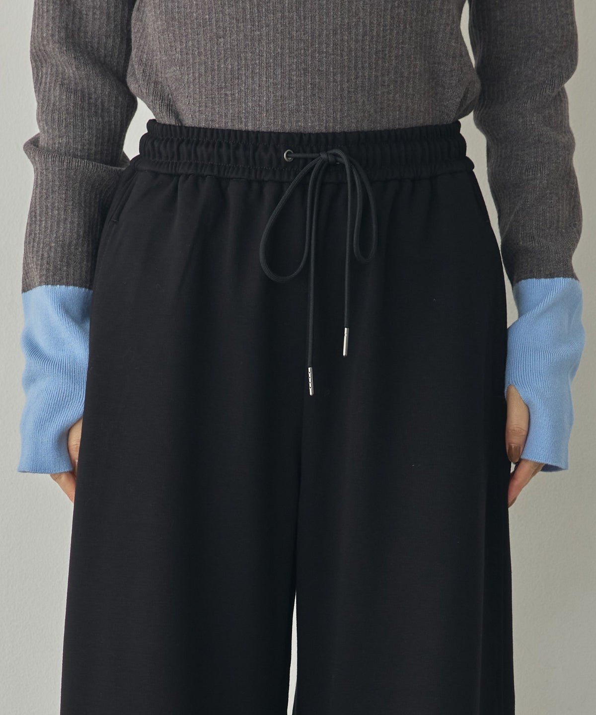THICK FLEECE-LINED CURVED-LEG PANTS