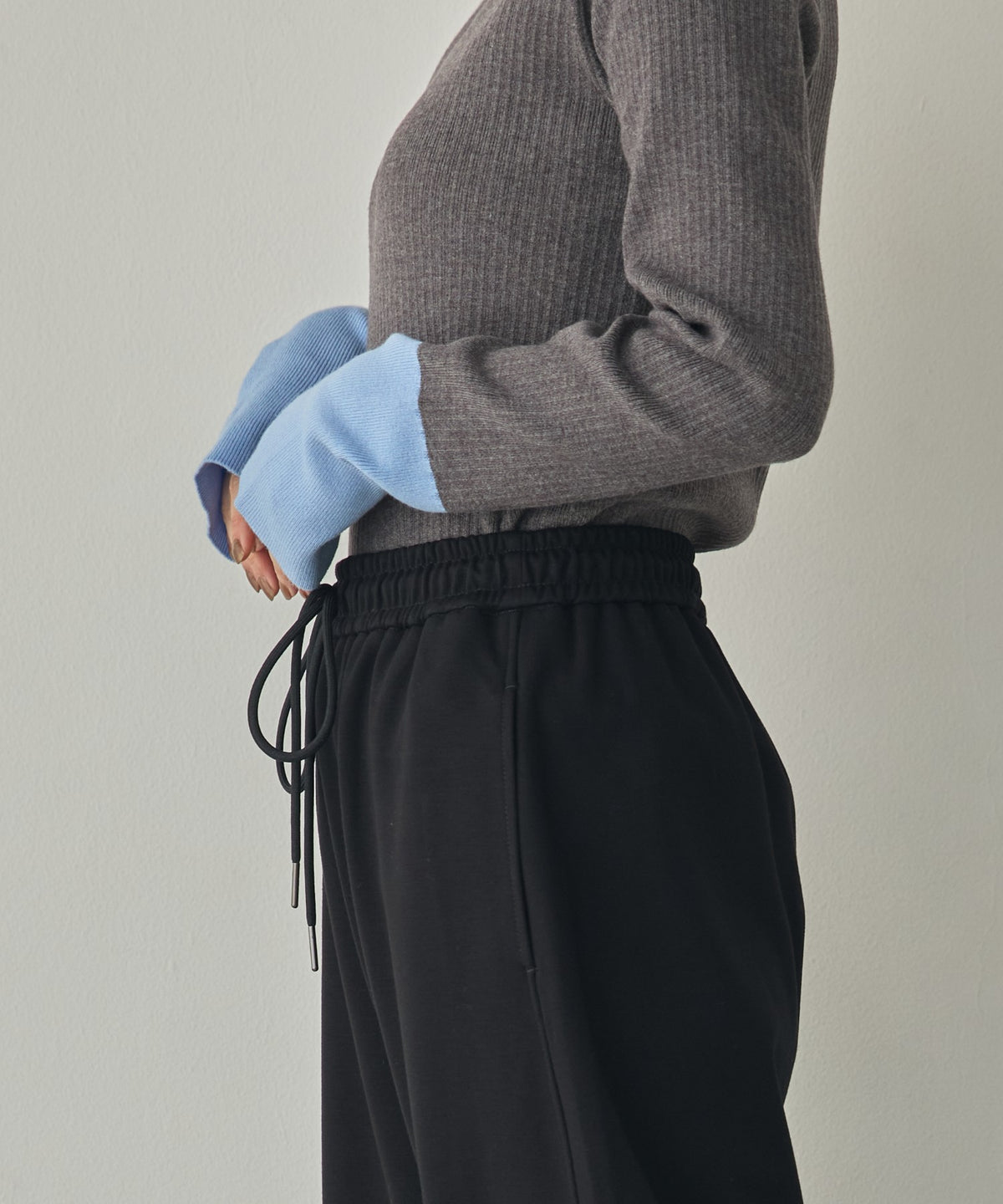 THICK FLEECE-LINED CURVED-LEG PANTS