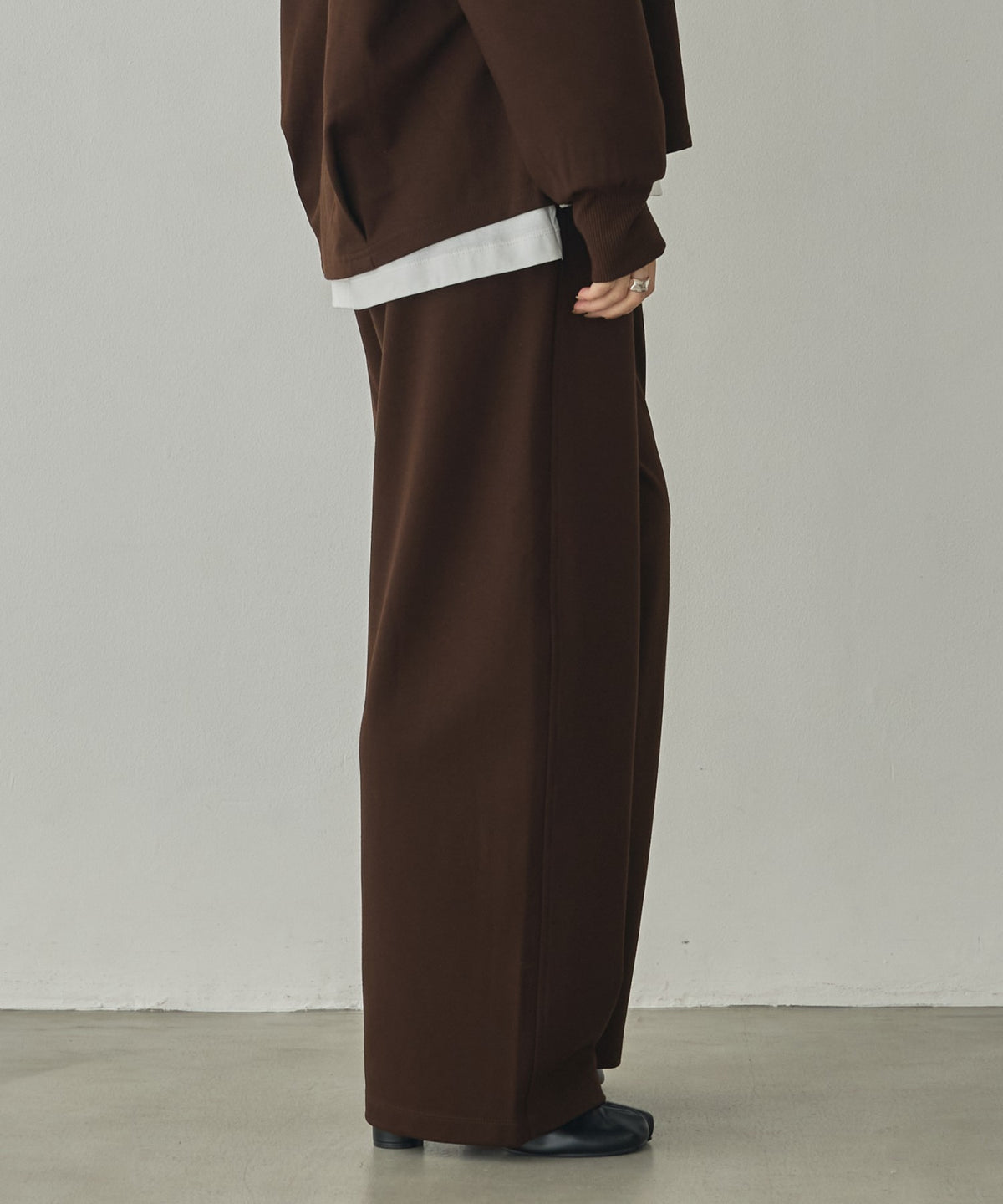 THICK FLEECE-LINED CURVED-LEG PANTS
