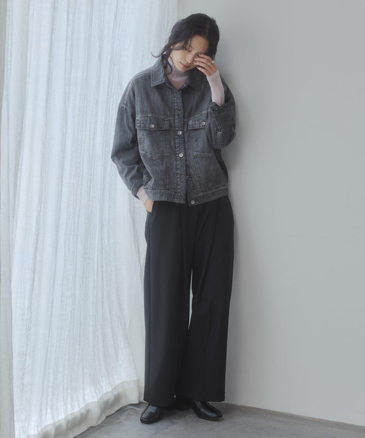 LIGHTWEIGHT LIGHTLY PADDED DENIM JACKET
