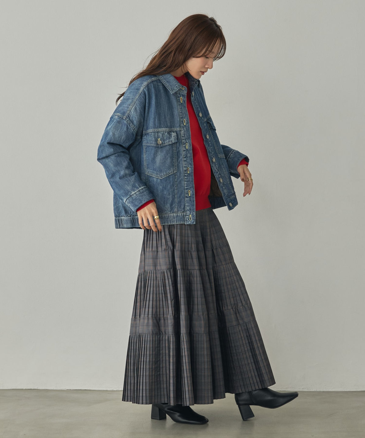 LIGHTWEIGHT LIGHTLY PADDED DENIM JACKET