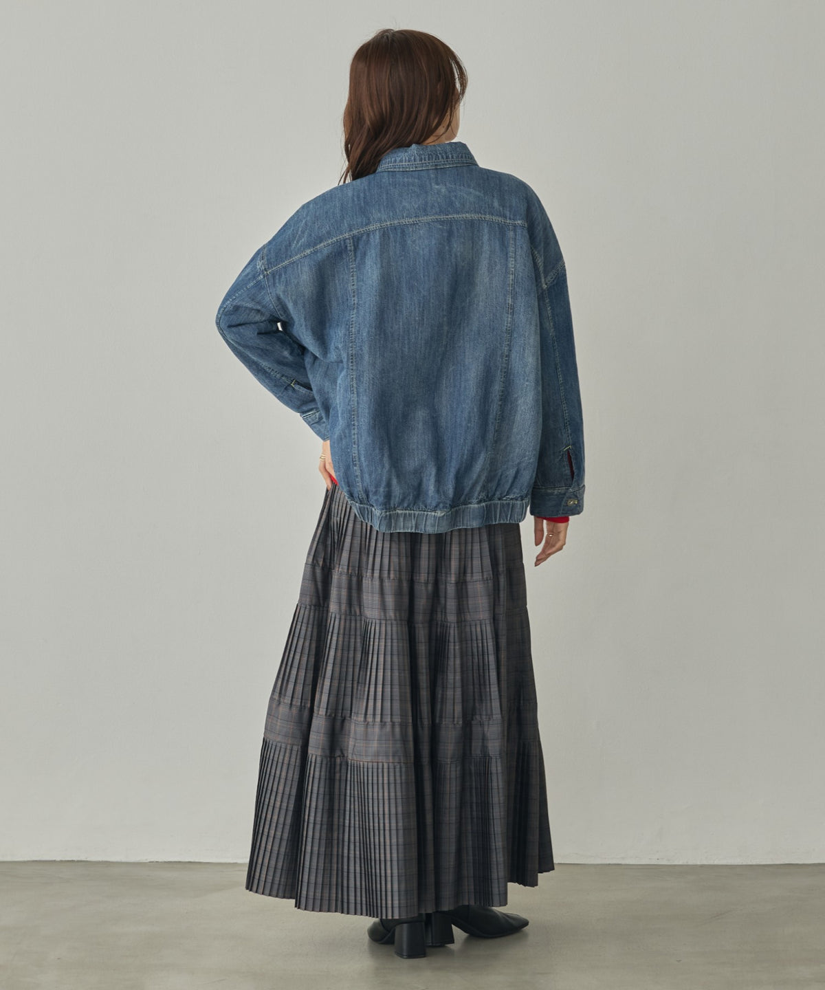 LIGHTWEIGHT LIGHTLY PADDED DENIM JACKET
