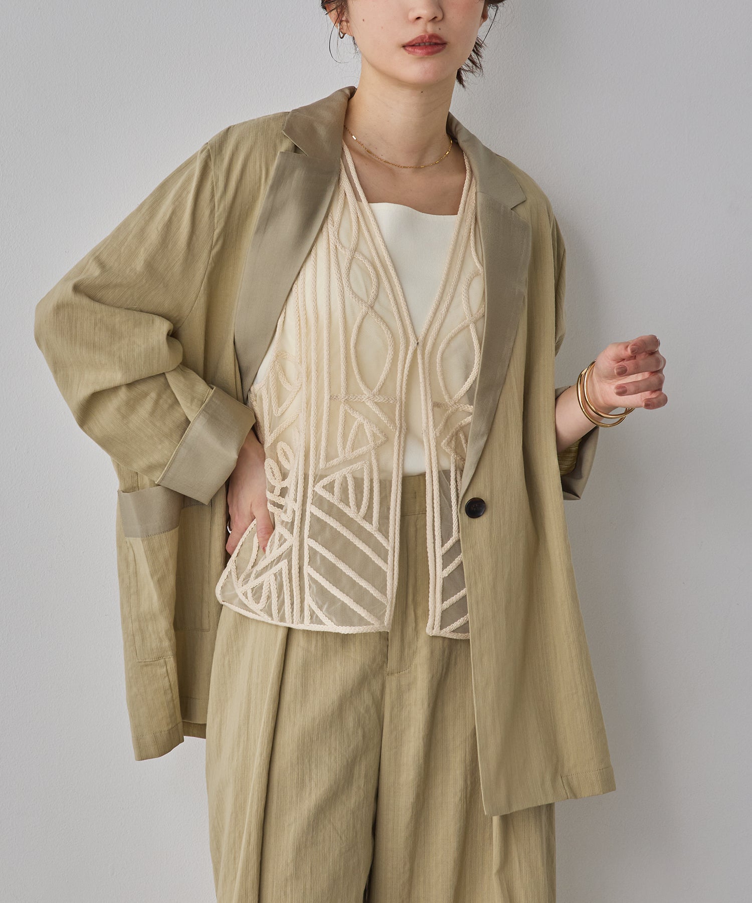 MIXED-FABRIC TAILORED JACKET