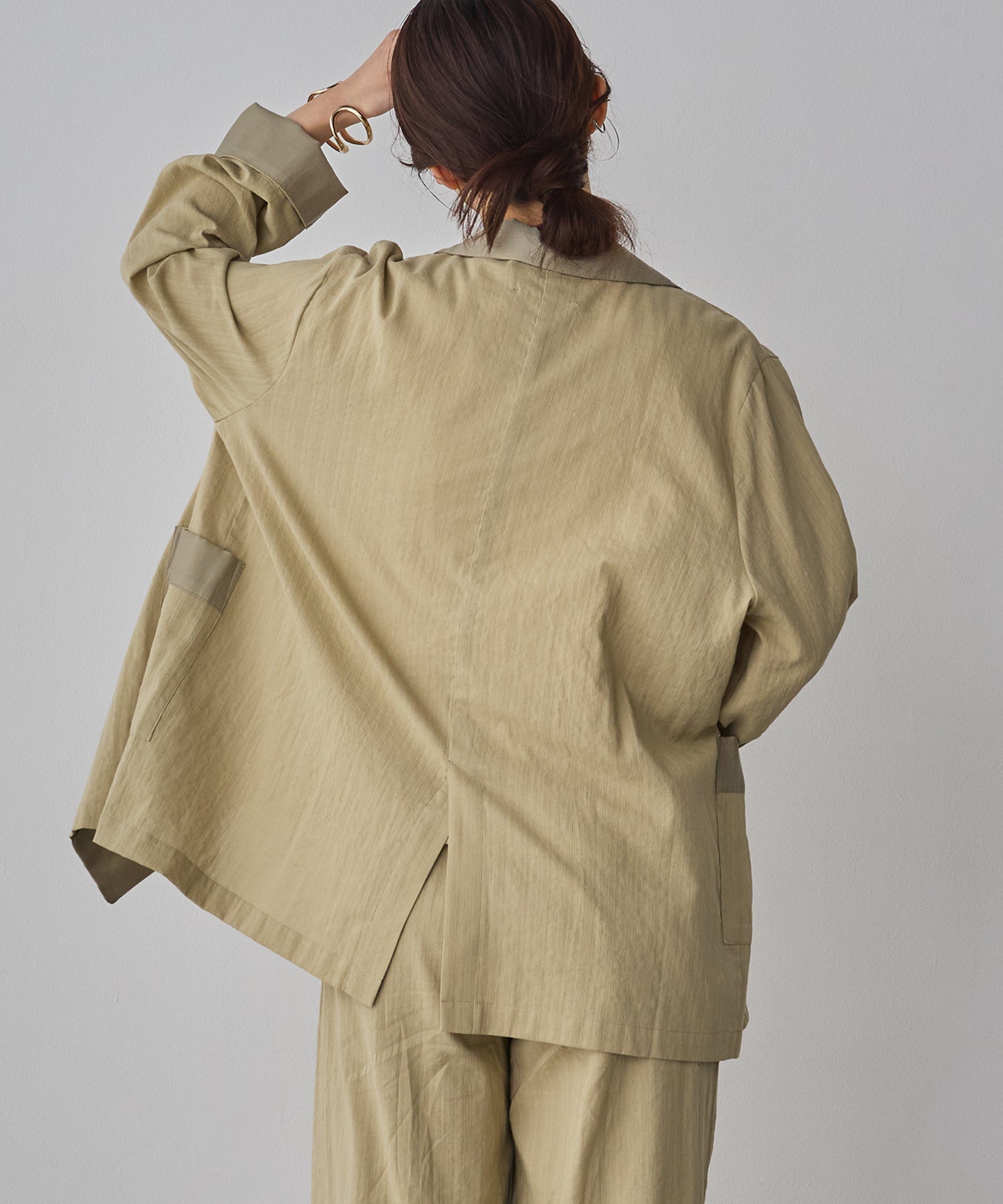 MIXED-FABRIC TAILORED JACKET