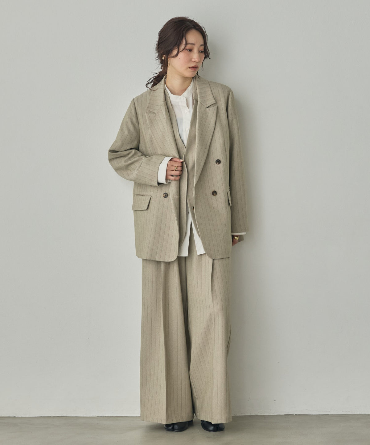 DOUBLE-BREASTED JACKET