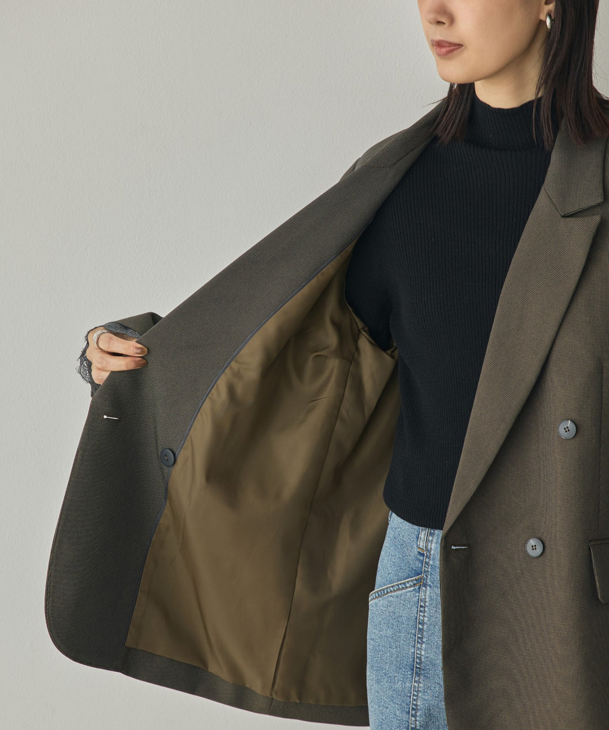 DOUBLE-BREASTED JACKET