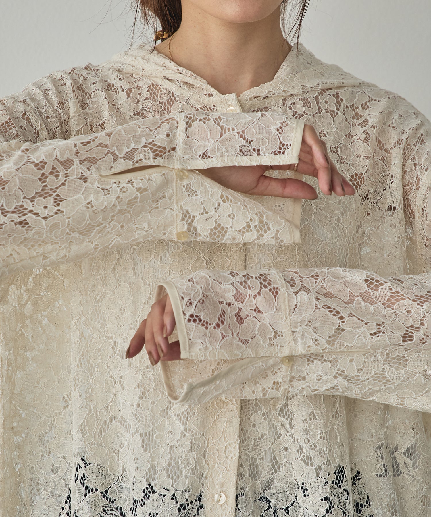 MESH-PATTERNED LACE HOODED CARDIGAN