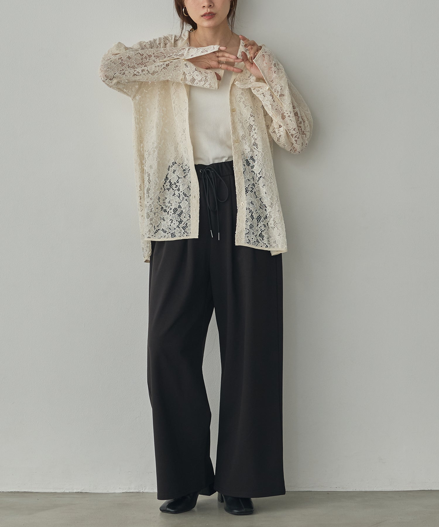 MESH-PATTERNED LACE HOODED CARDIGAN