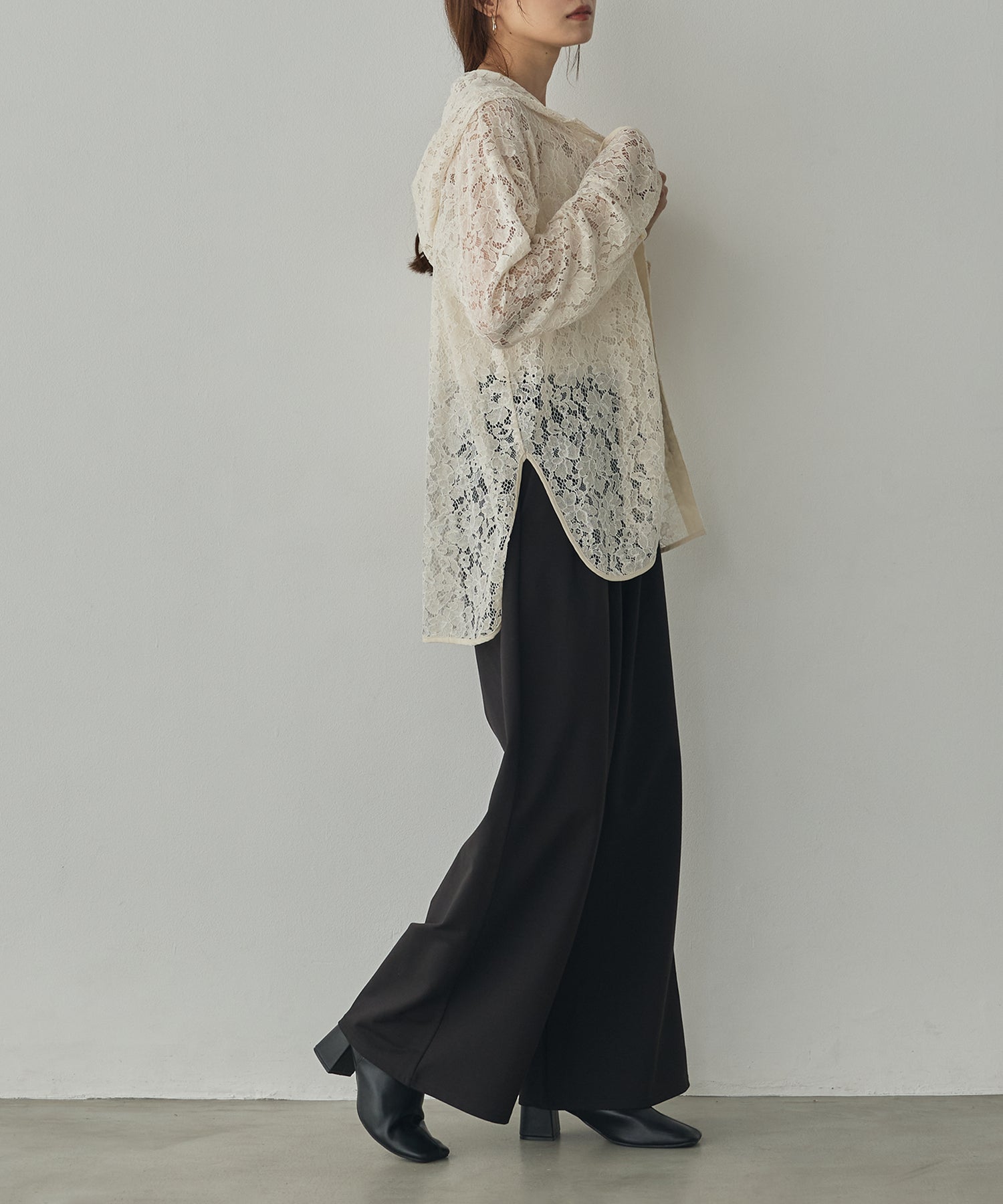 MESH-PATTERNED LACE HOODED CARDIGAN