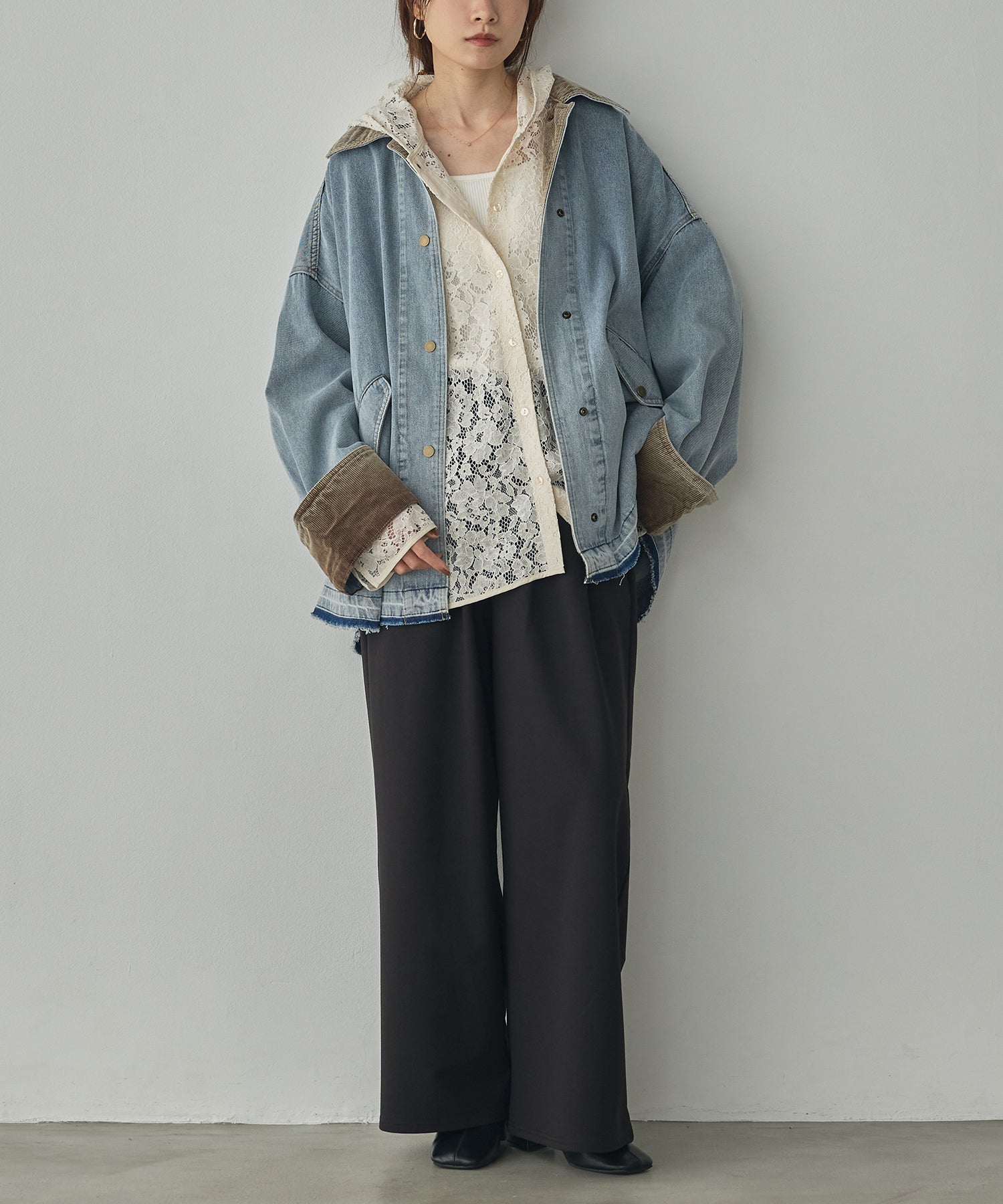 MESH-PATTERNED LACE HOODED CARDIGAN
