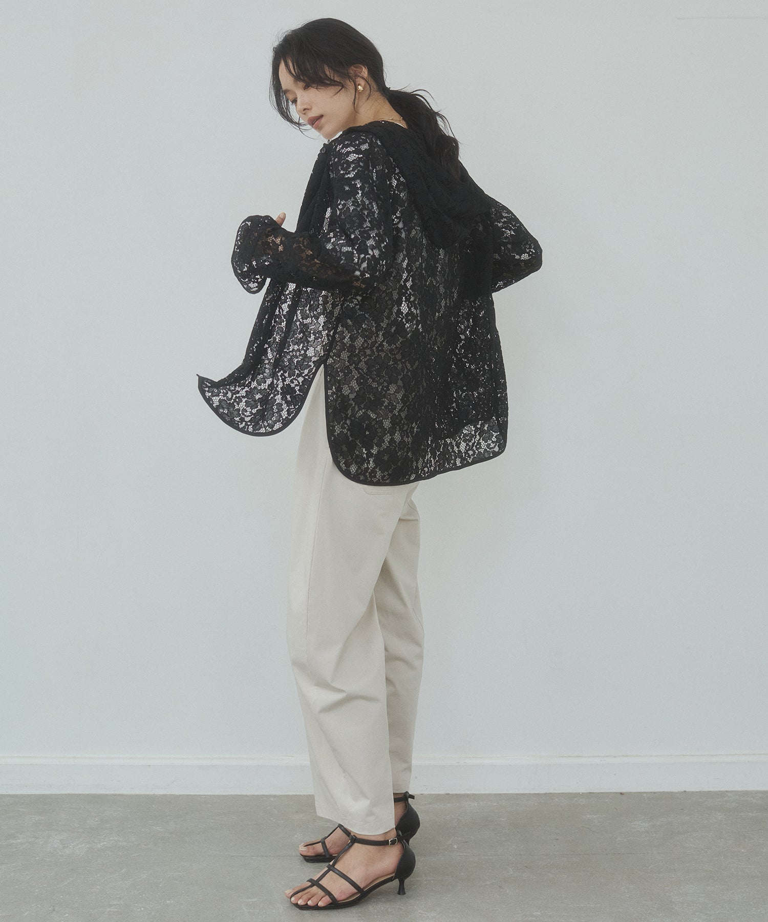 MESH-PATTERNED LACE HOODED CARDIGAN
