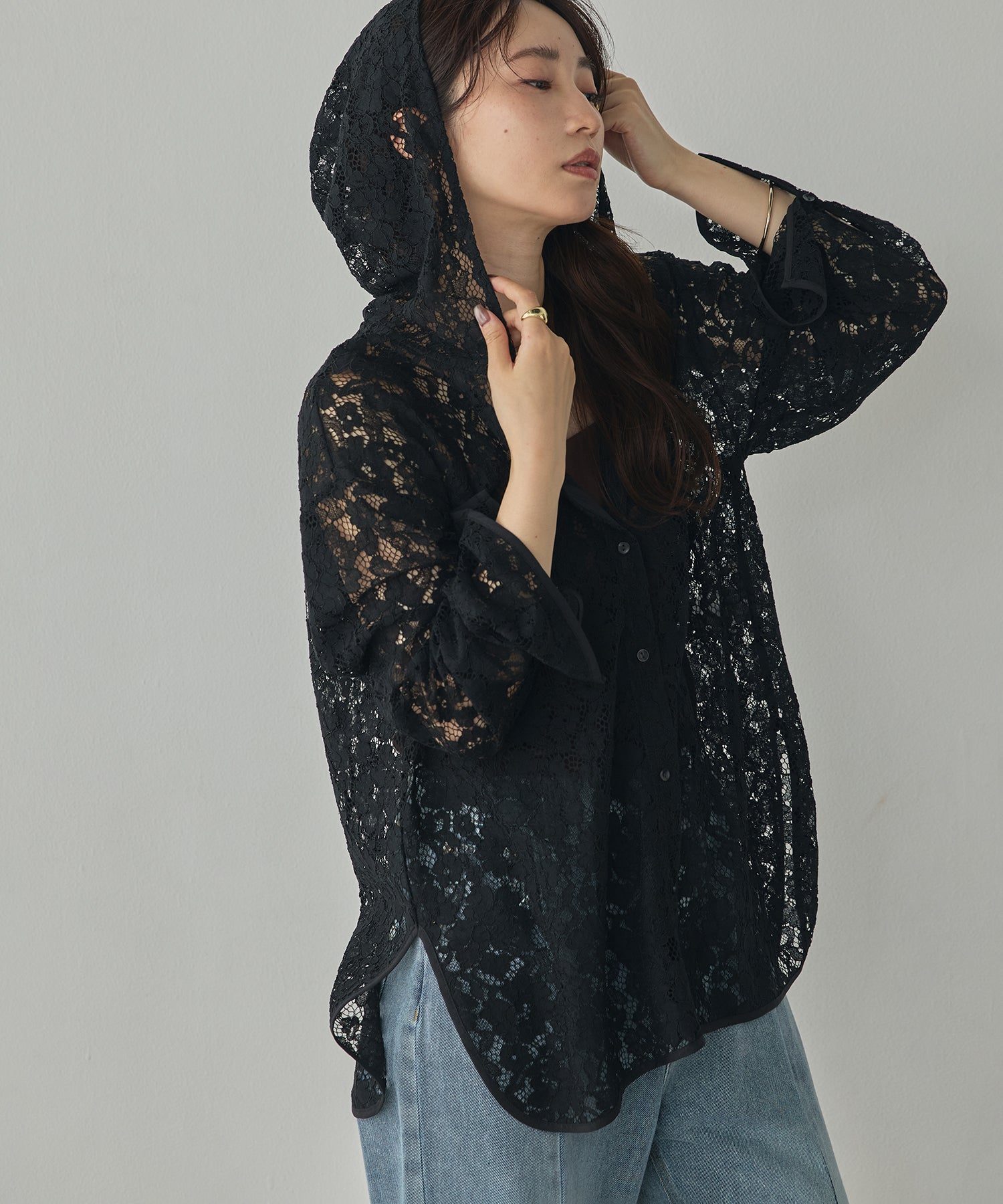 MESH-PATTERNED LACE HOODED CARDIGAN