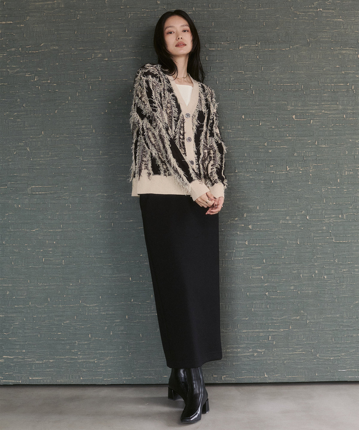 FRINGE-DESIGN KNIT CARDIGAN