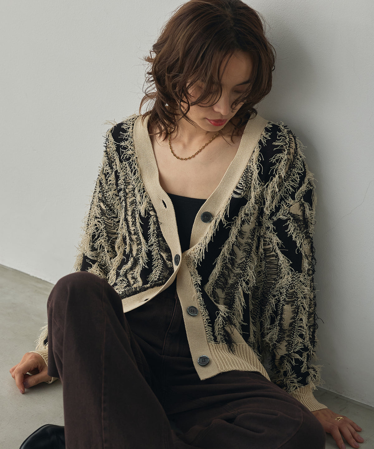 FRINGE-DESIGN KNIT CARDIGAN