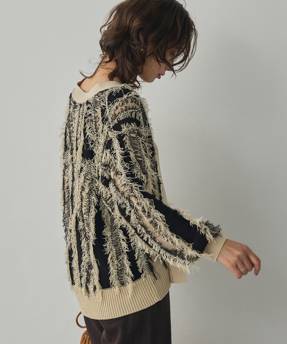 FRINGE-DESIGN KNIT CARDIGAN