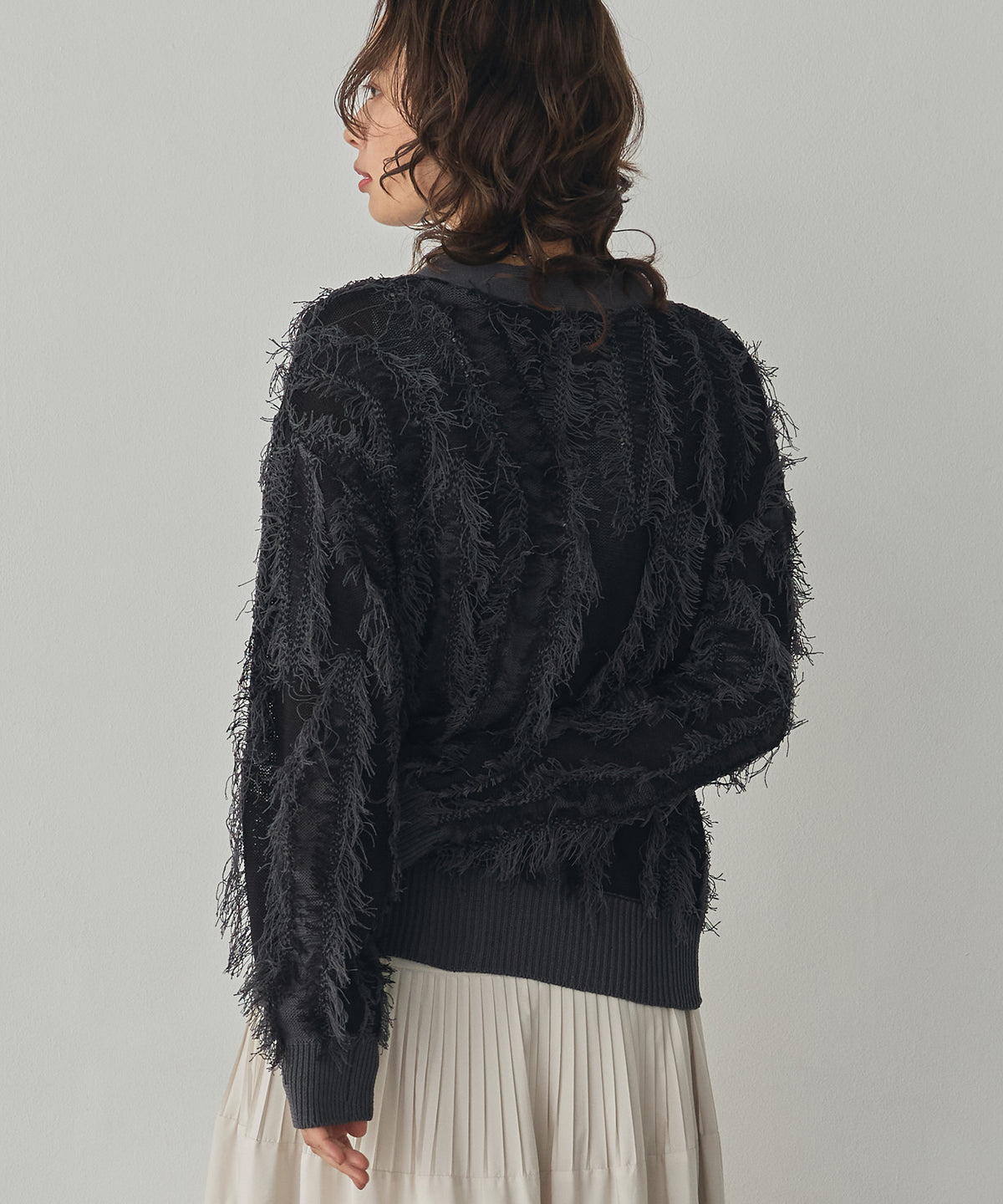 FRINGE-DESIGN KNIT CARDIGAN