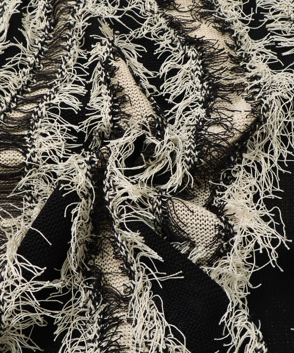 FRINGE-DESIGN KNIT CARDIGAN