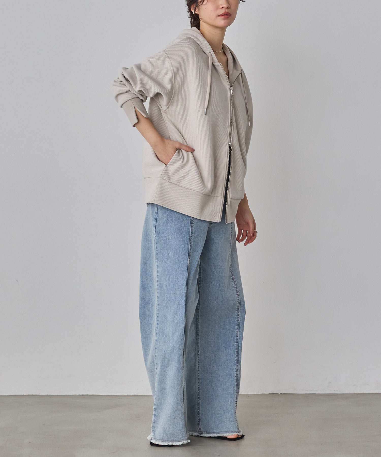 model : H160 着用サイズ : FREE