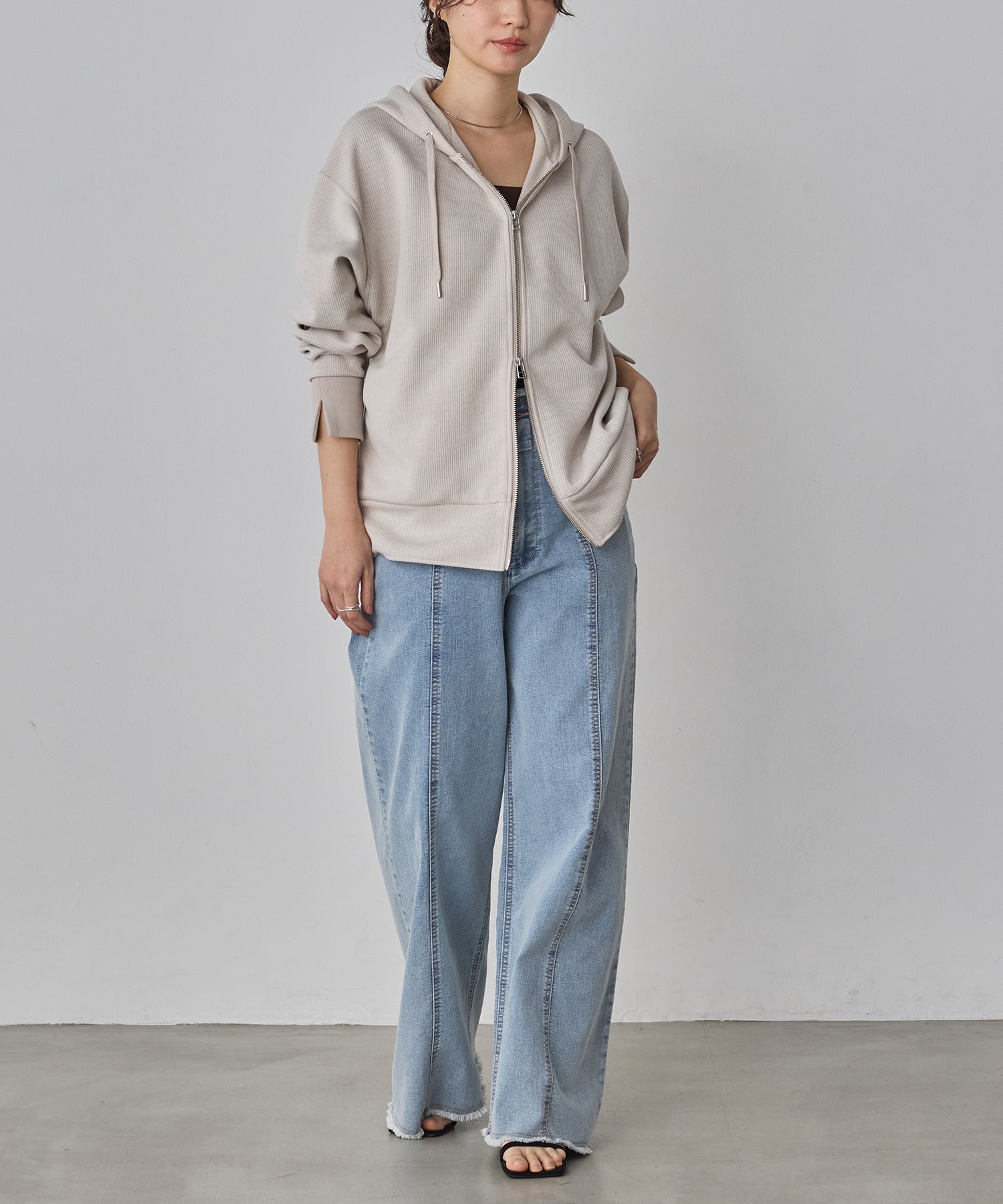 model : H160 着用サイズ : FREE