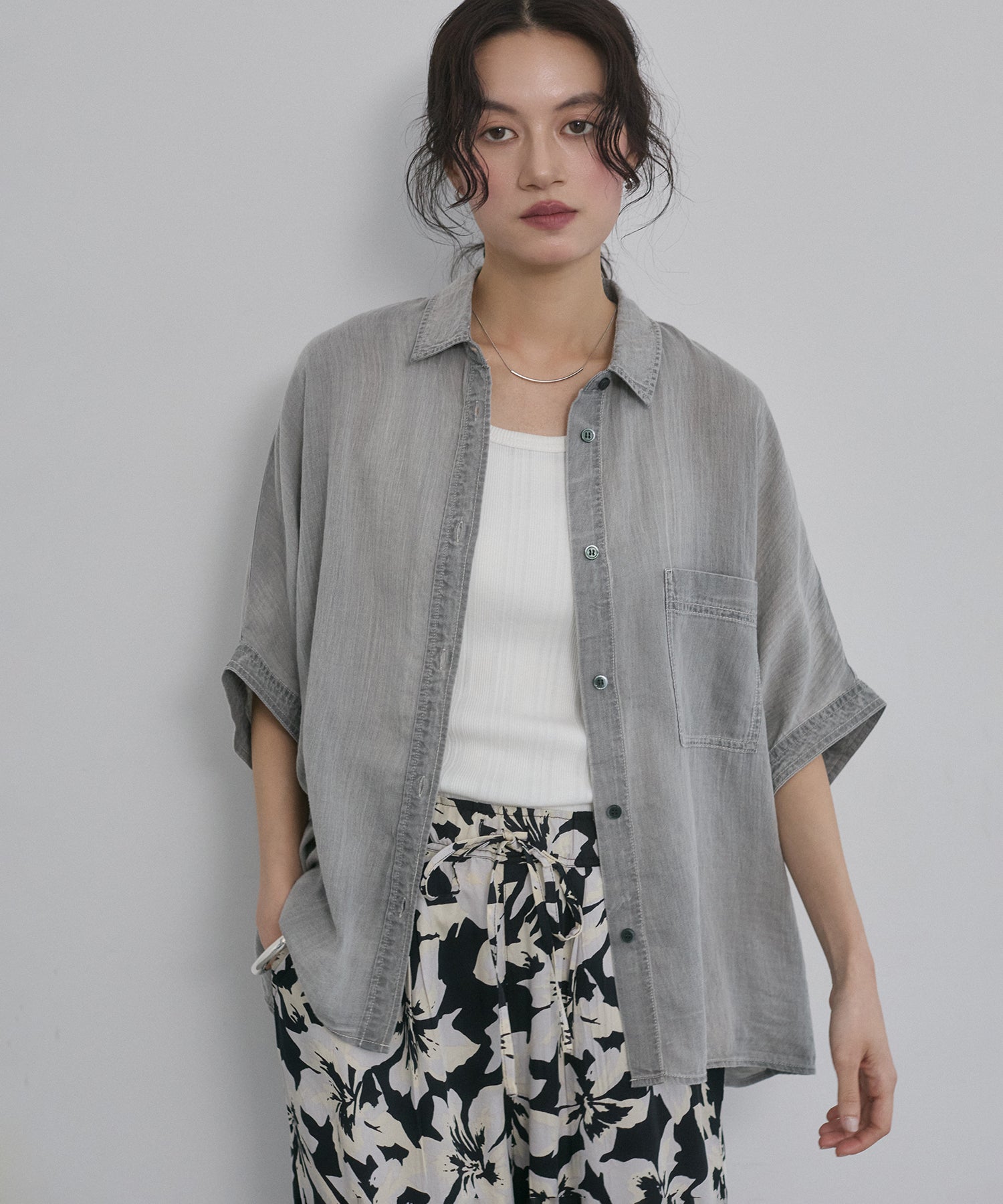 《PRE-ORDER》SHEER DENIM SHORT-SLEEVE SHIRT