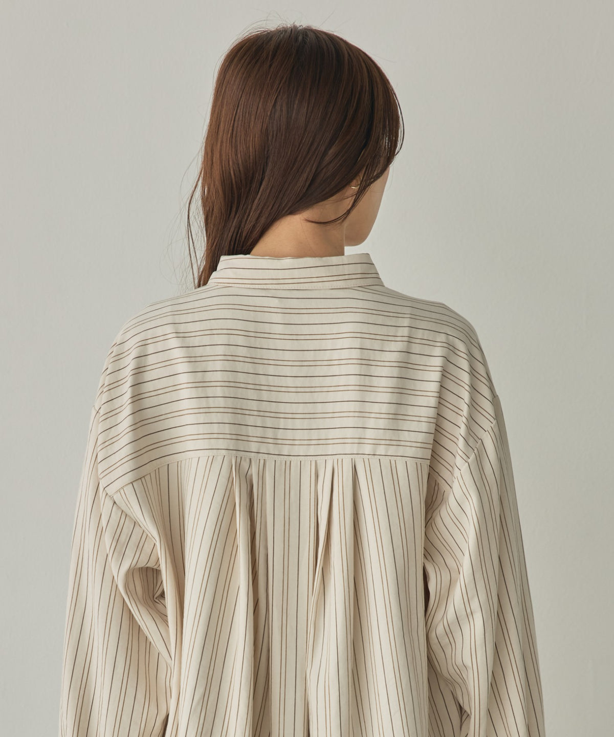 VINTAGE-STYLE PRINTED GATHERED SHIRT