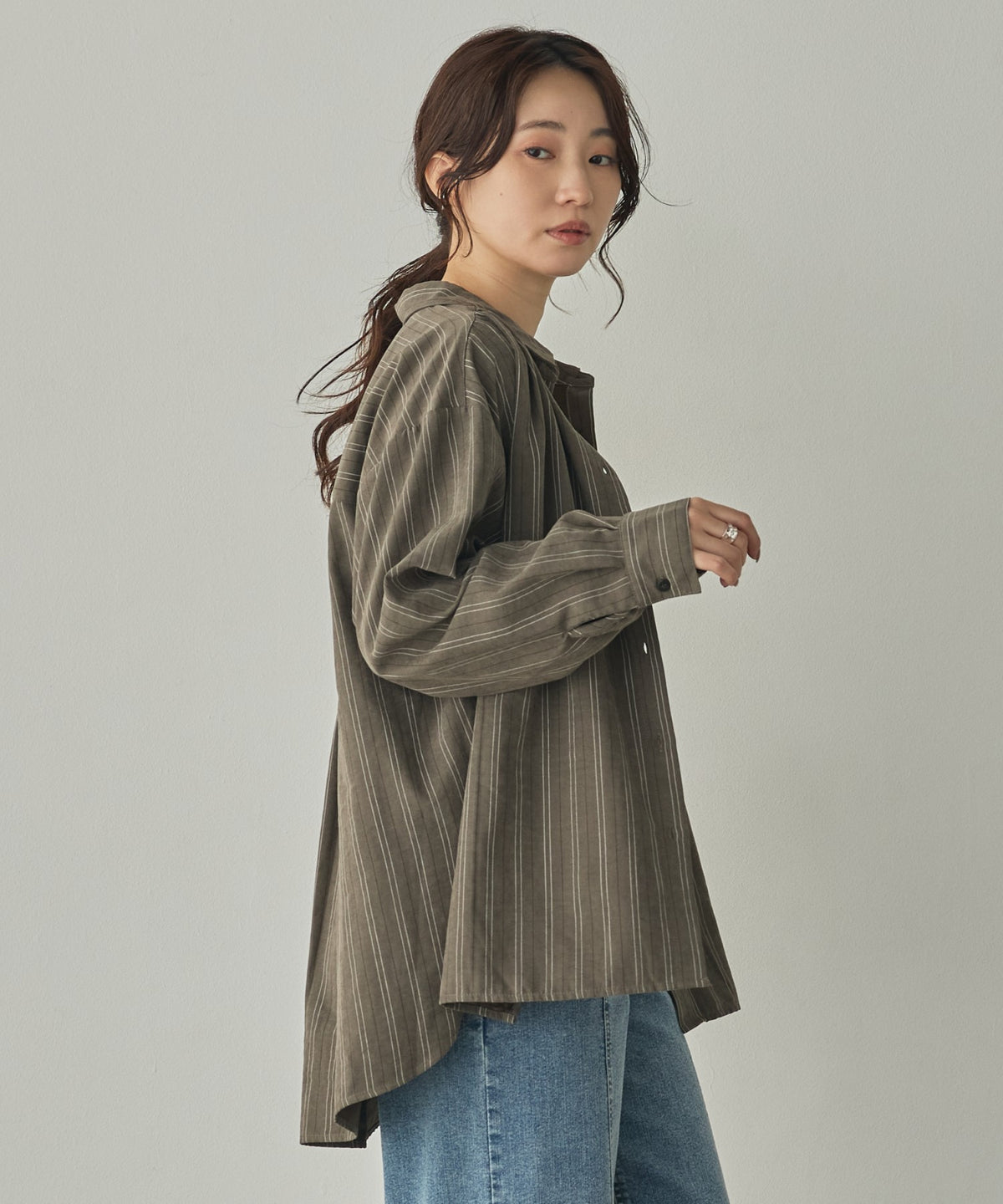 VINTAGE-STYLE PRINTED GATHERED SHIRT