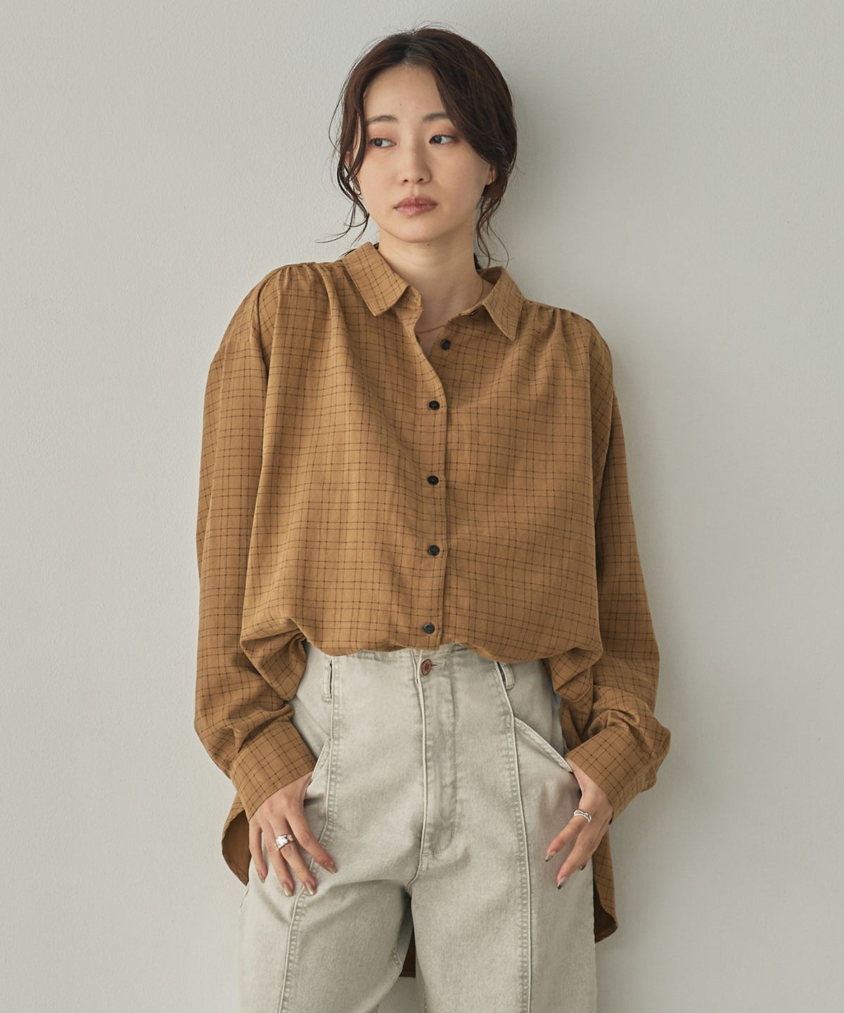VINTAGE-STYLE PRINTED GATHERED SHIRT