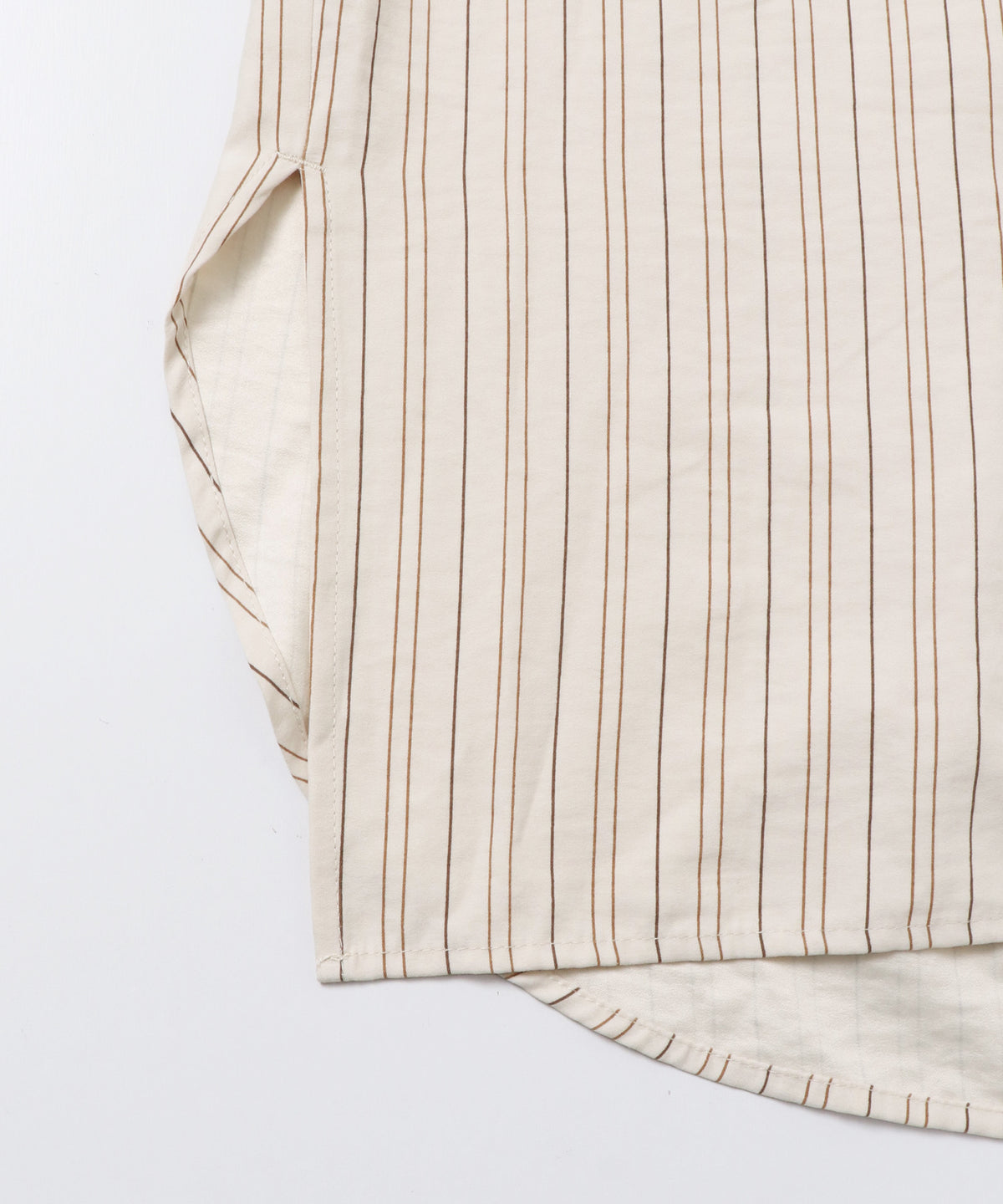 VINTAGE-STYLE PRINTED GATHERED SHIRT