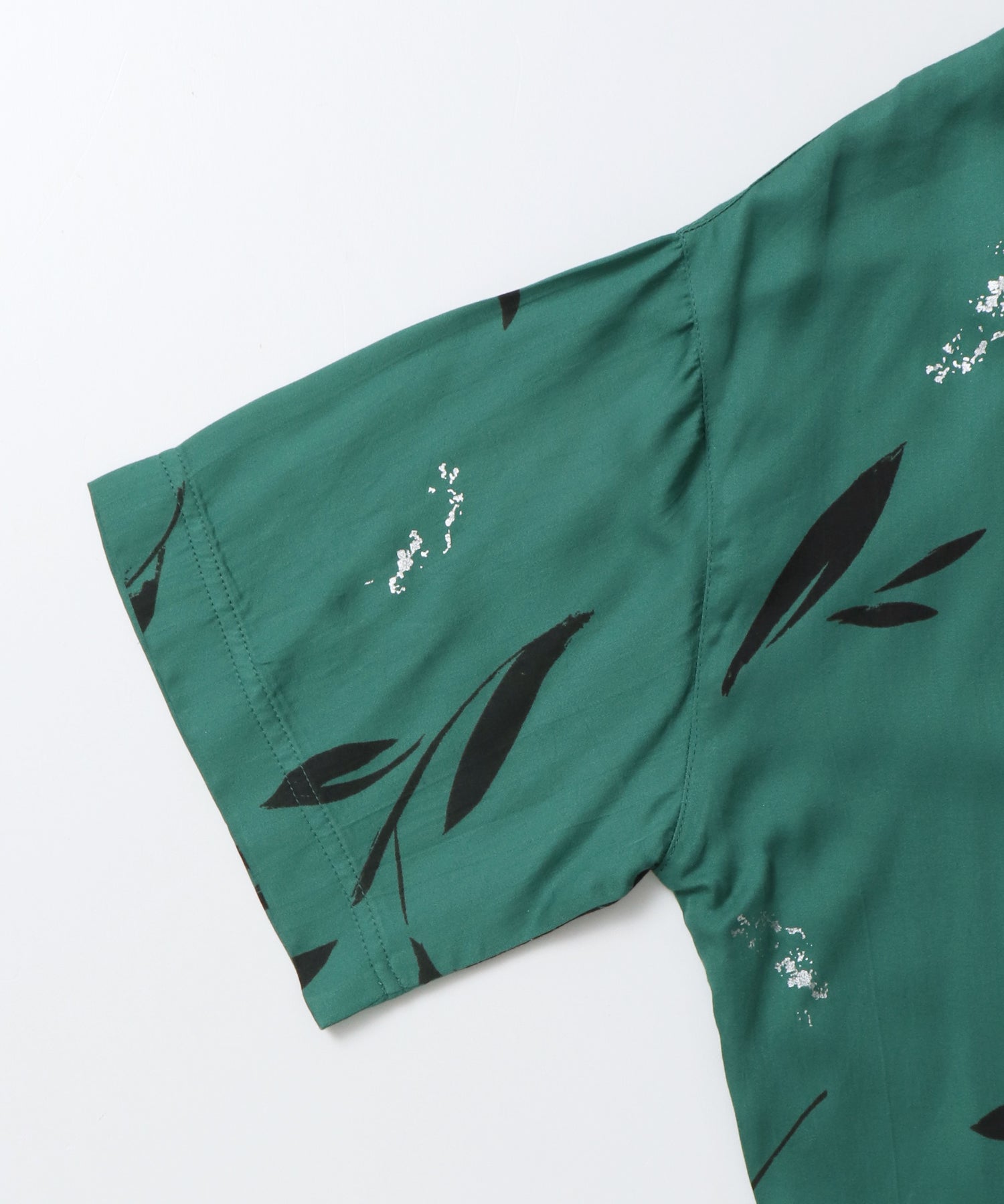 RAYON PATTERNED OPEN-NECK SHIRT