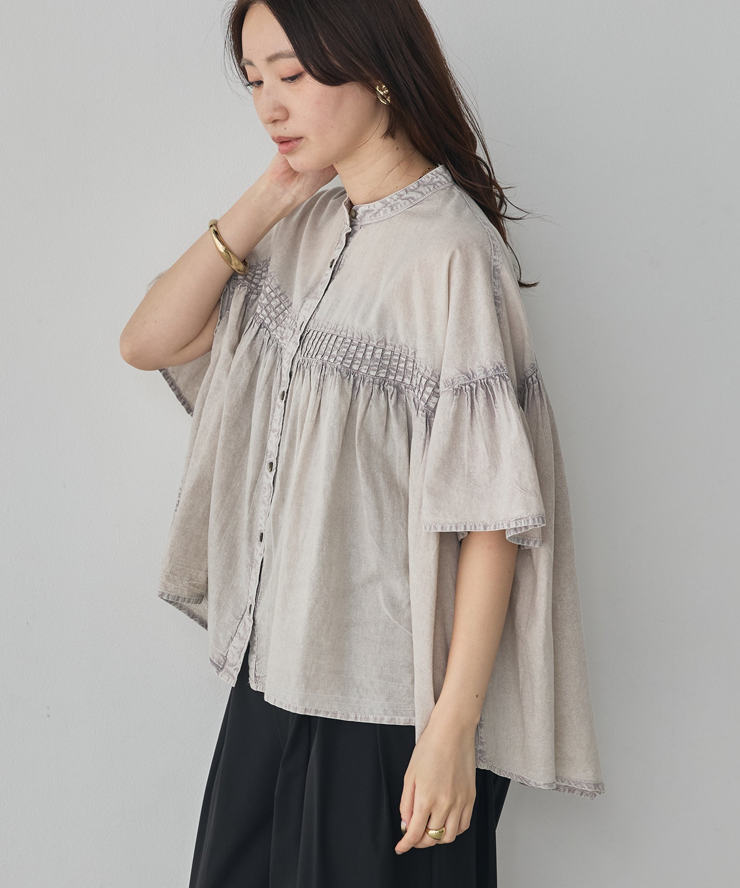 PINTUCK CHEMICAL WASH BLOUSE