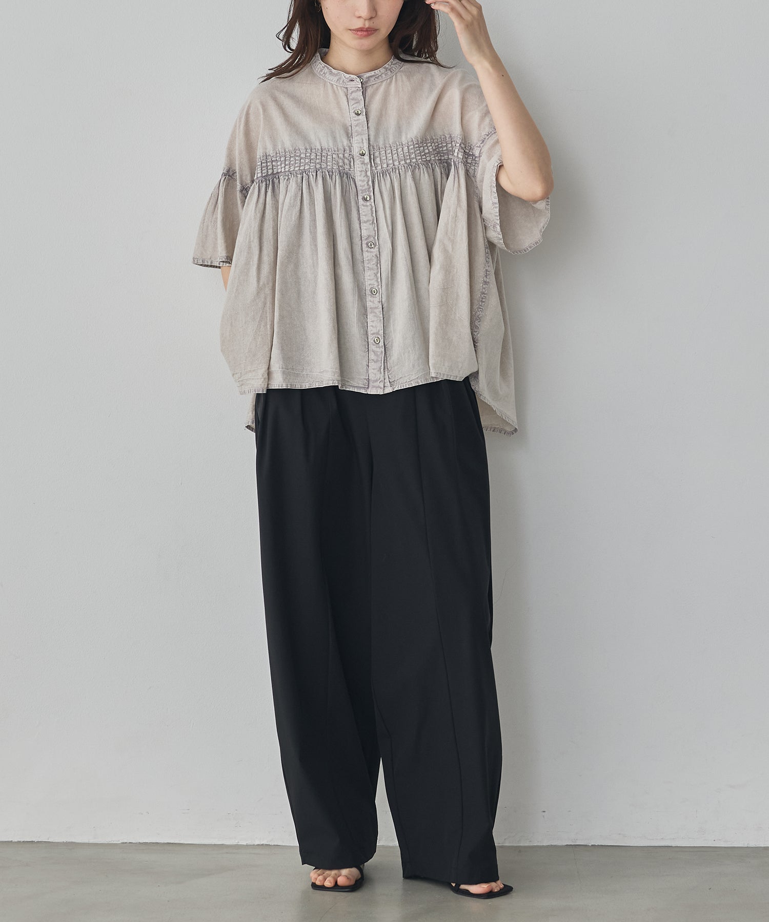 PINTUCK CHEMICAL WASH BLOUSE