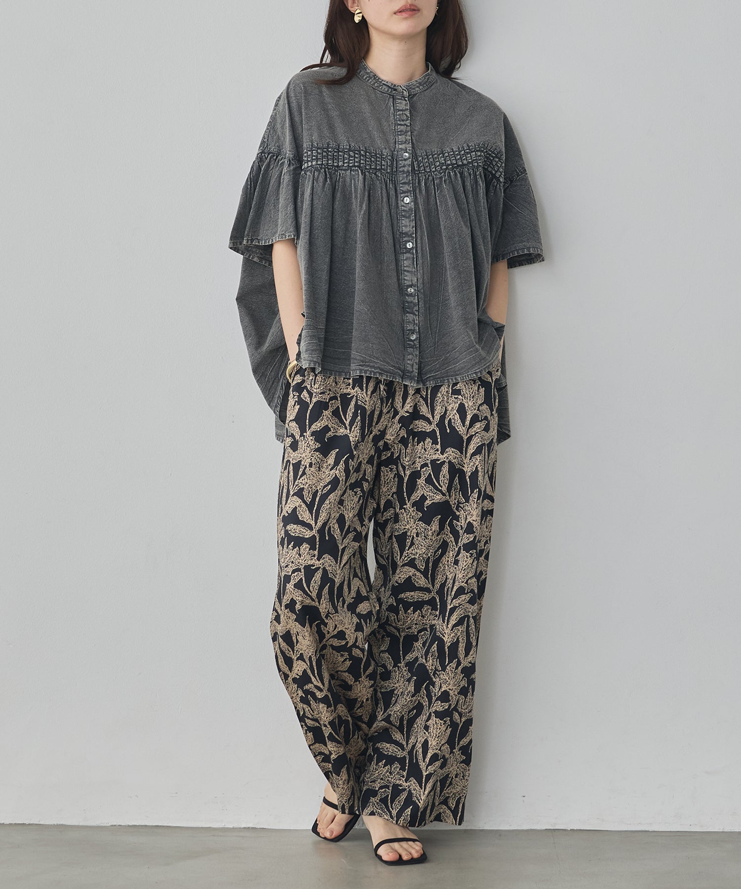PINTUCK CHEMICAL WASH BLOUSE