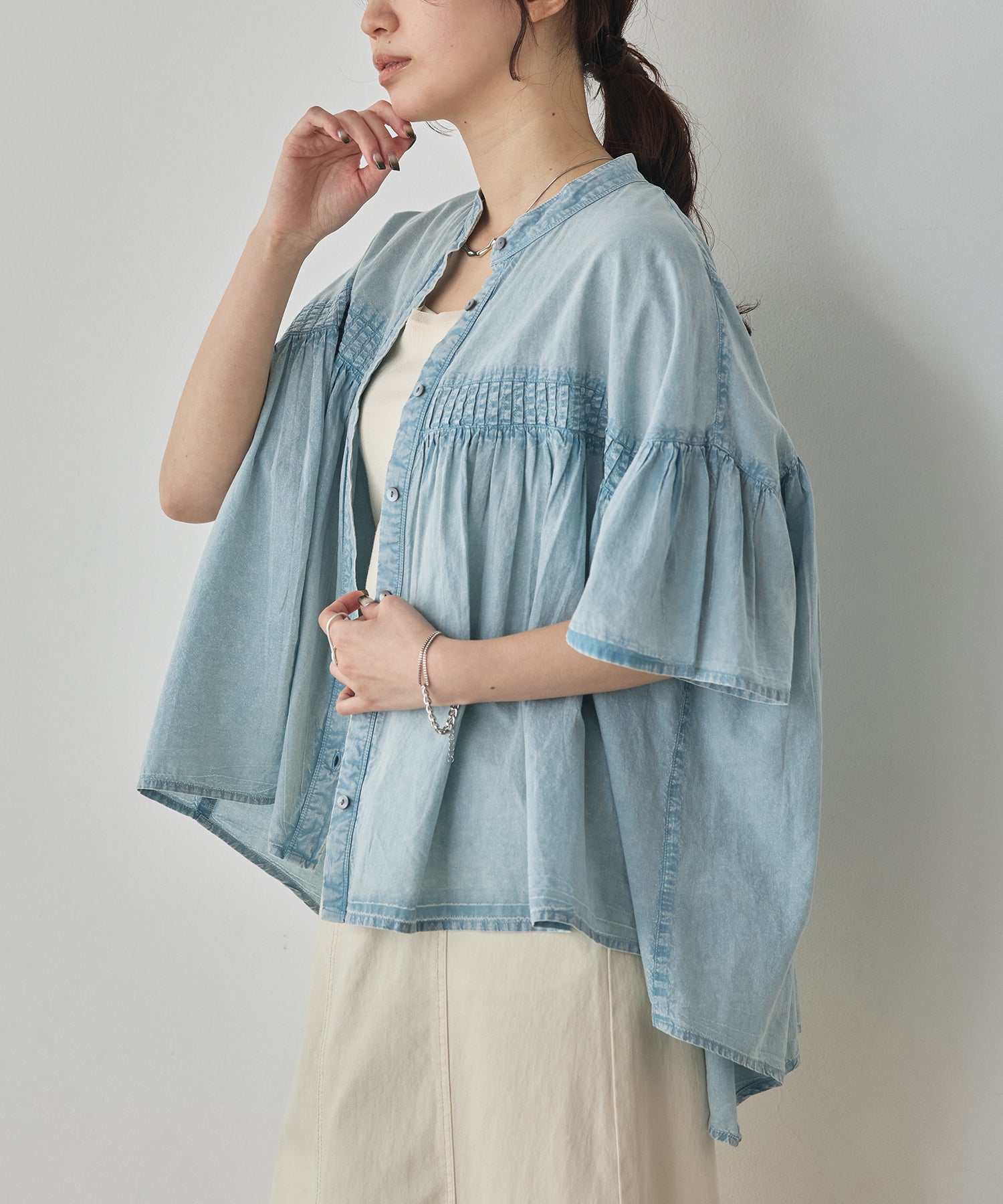PINTUCK CHEMICAL WASH BLOUSE