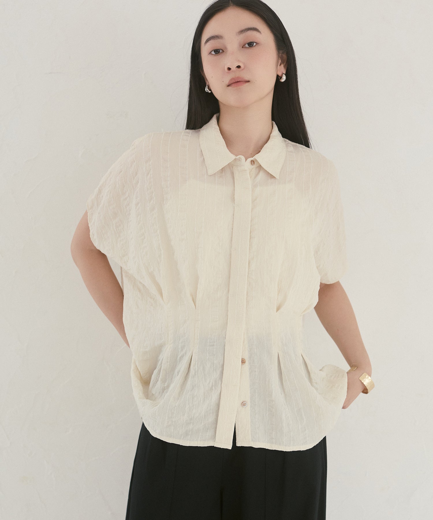 DOBBY STRIPE SHORT-SLEEVE SHIRT WITH WAIST TUCKS