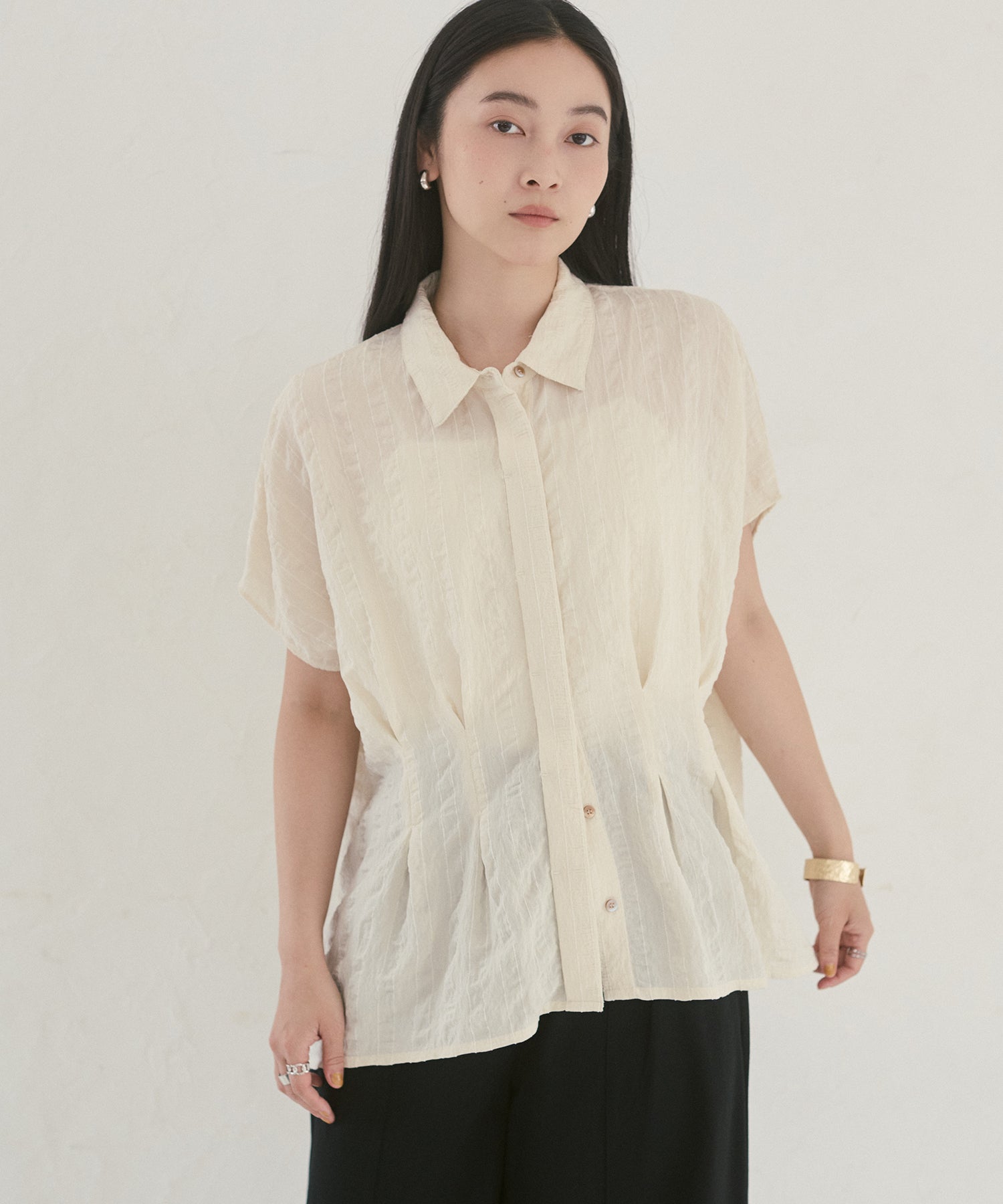 DOBBY STRIPE SHORT-SLEEVE SHIRT WITH WAIST TUCKS