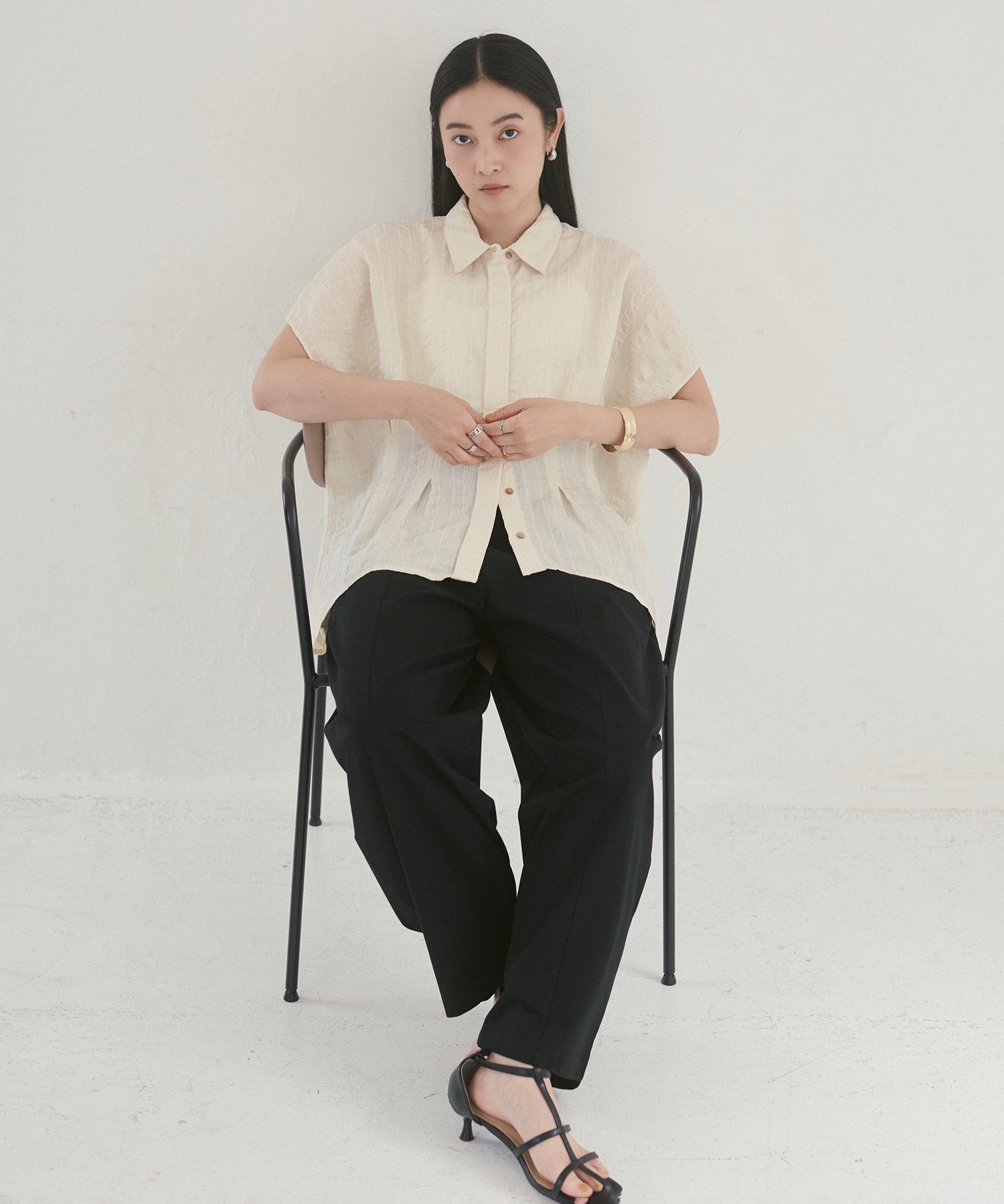 DOBBY STRIPE SHORT-SLEEVE SHIRT WITH WAIST TUCKS
