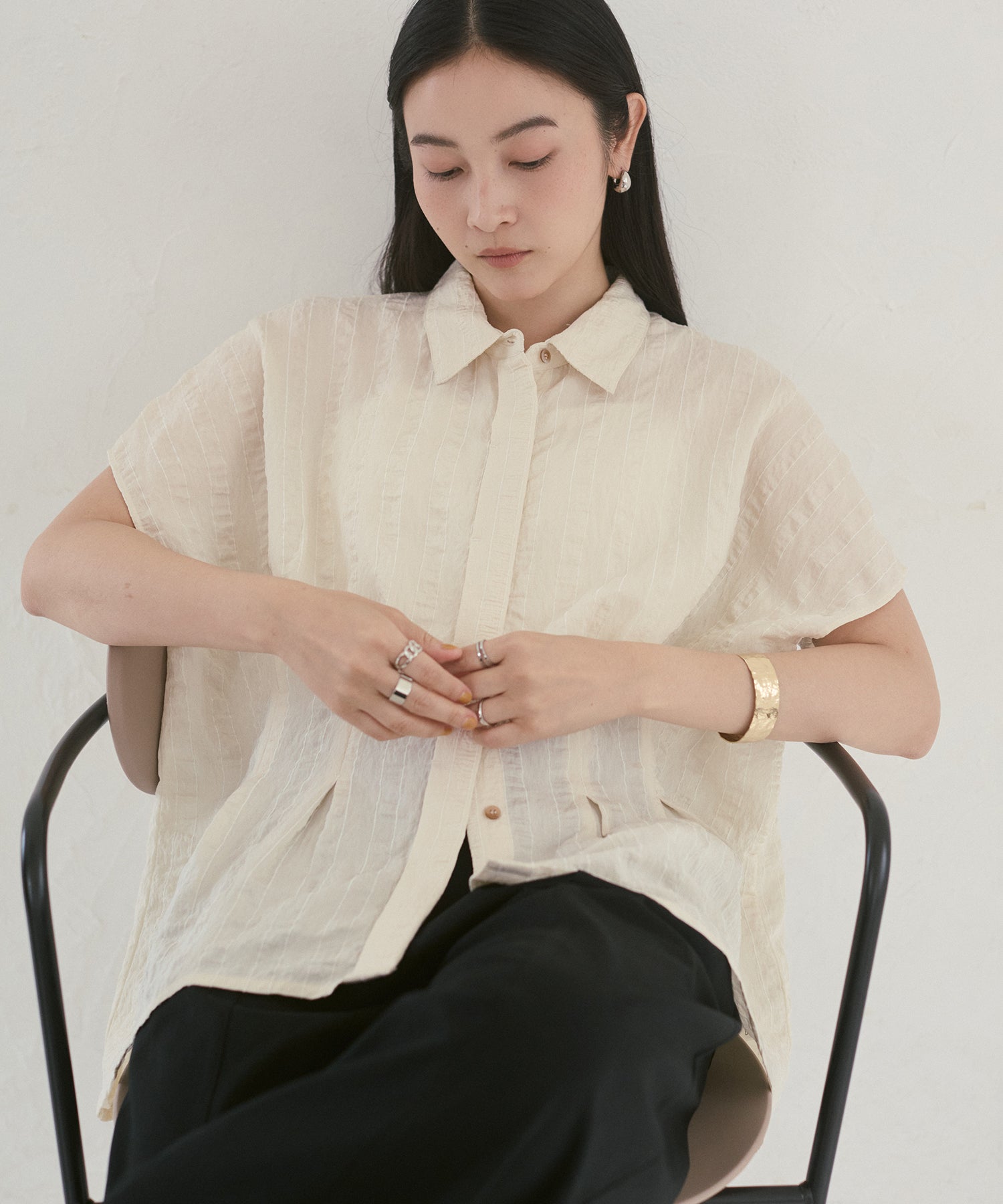 DOBBY STRIPE SHORT-SLEEVE SHIRT WITH WAIST TUCKS