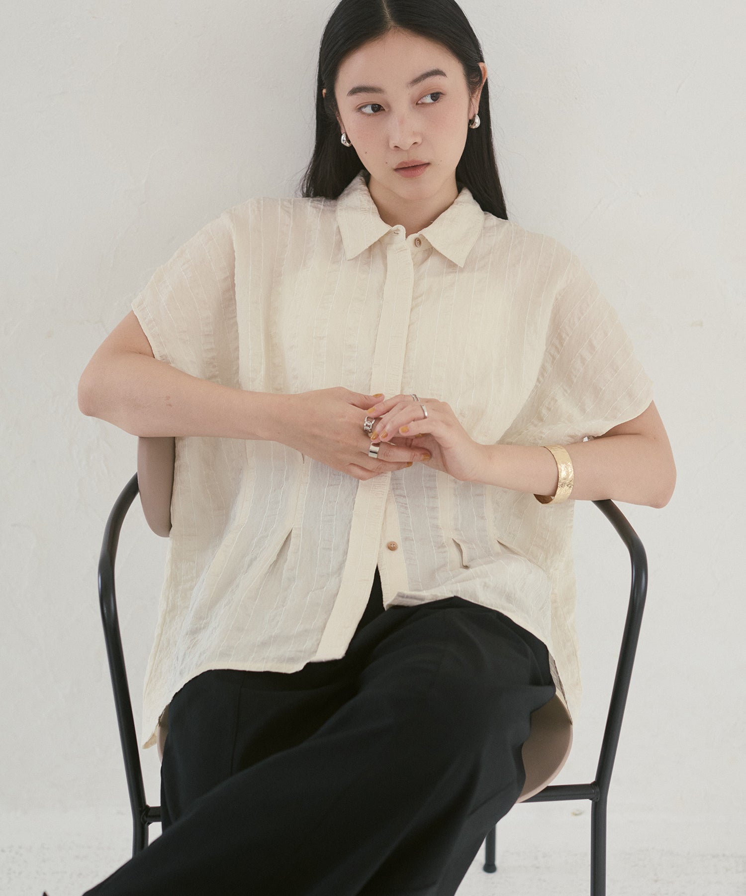 DOBBY STRIPE SHORT-SLEEVE SHIRT WITH WAIST TUCKS