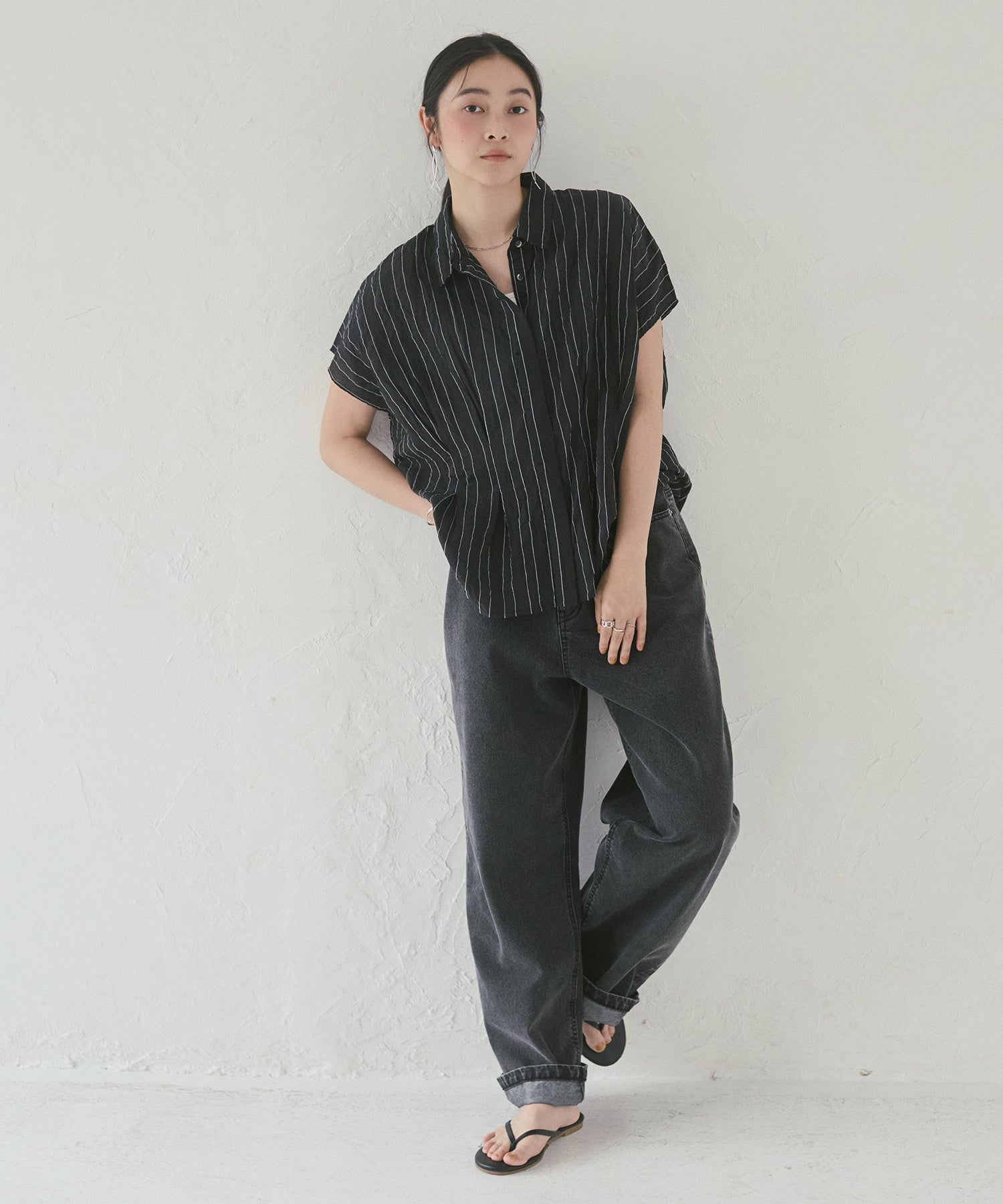 DOBBY STRIPE SHORT-SLEEVE SHIRT WITH WAIST TUCKS
