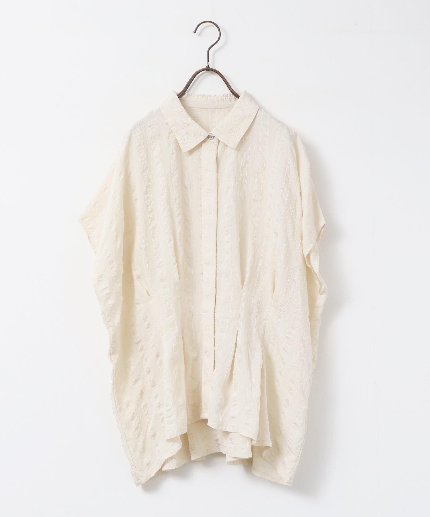 DOBBY STRIPE SHORT-SLEEVE SHIRT WITH WAIST TUCKS