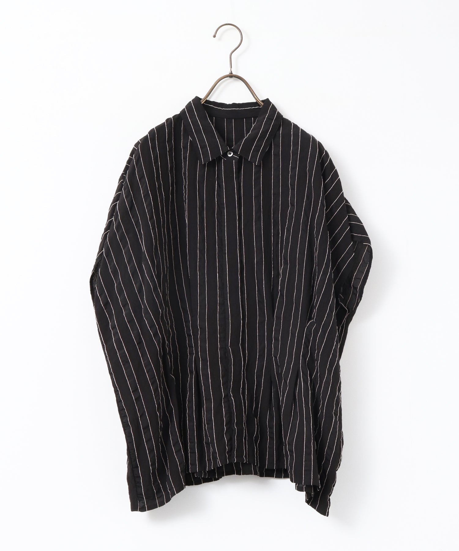 DOBBY STRIPE SHORT-SLEEVE SHIRT WITH WAIST TUCKS