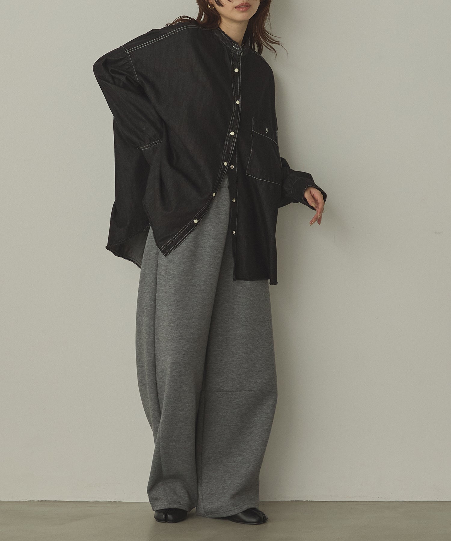 【WEB限定/別注】 バンドカラー オーバーサイズ デニムシャツ