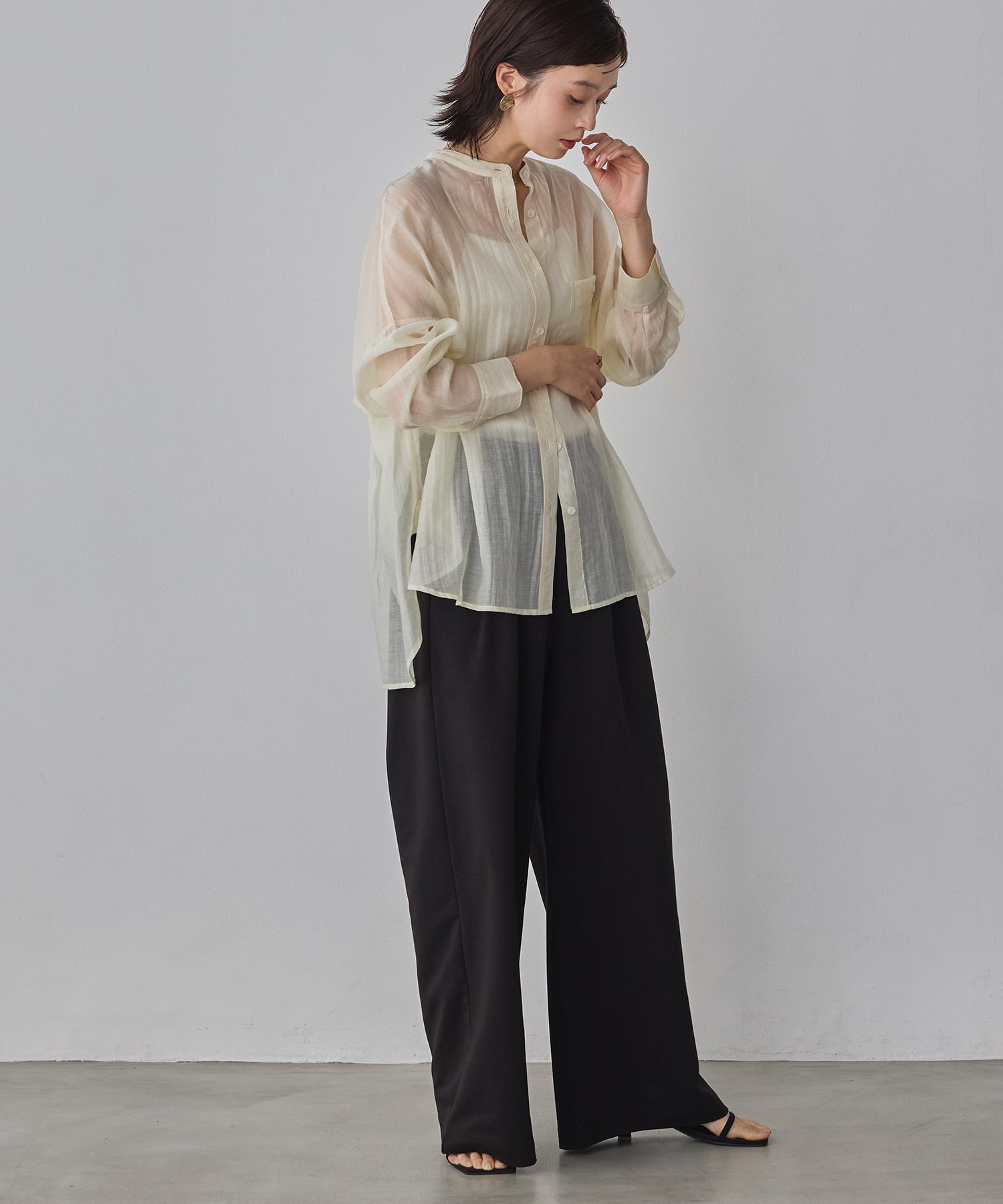 《一部予約》【WEB限定/別注】バンドカラー シアーシャツ