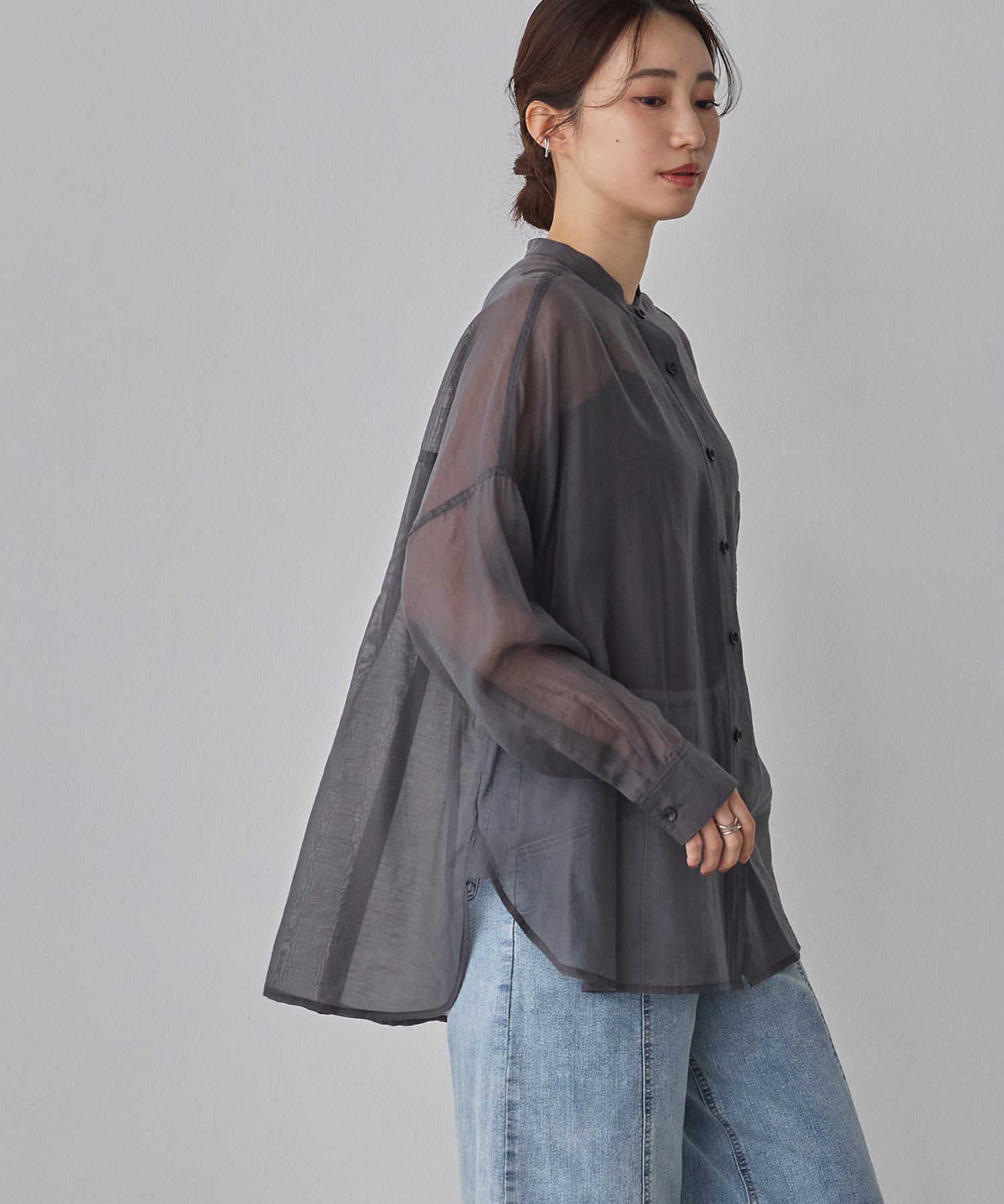 《一部予約》【WEB限定/別注】バンドカラー シアーシャツ