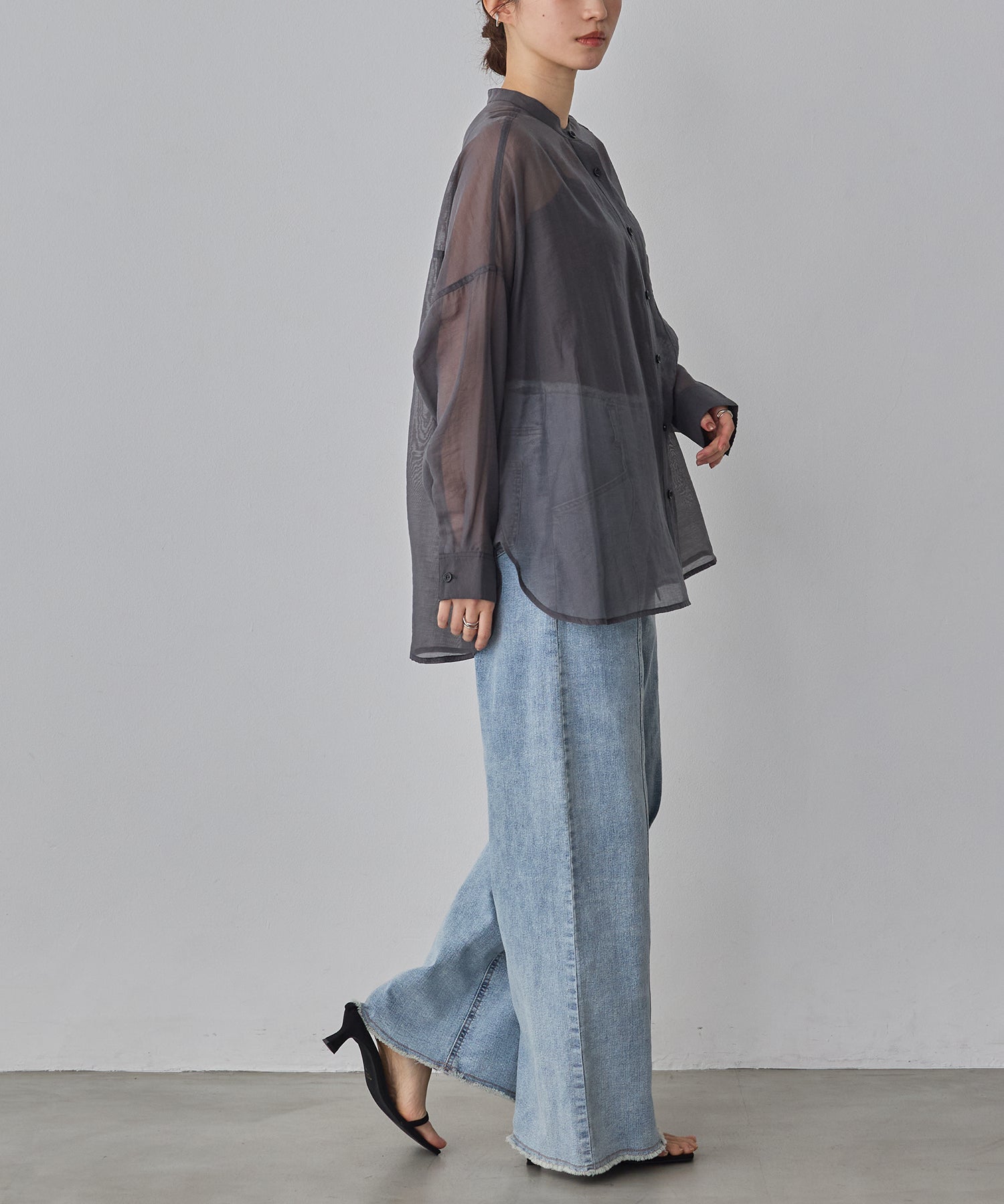 《一部予約》【WEB限定/別注】バンドカラー シアーシャツ