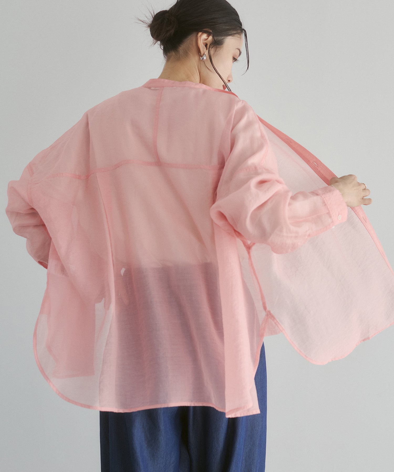 《一部予約》【WEB限定/別注】バンドカラー シアーシャツ